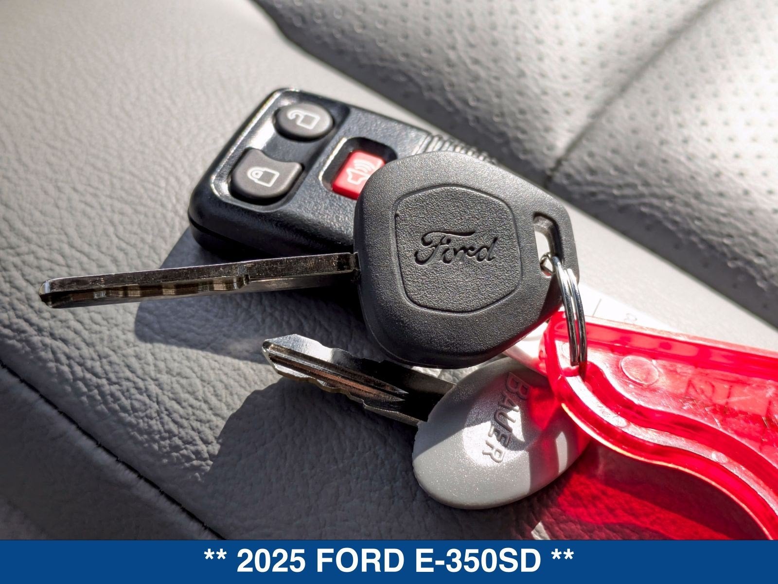 2025 Ford E-350SD E-350 SRW
