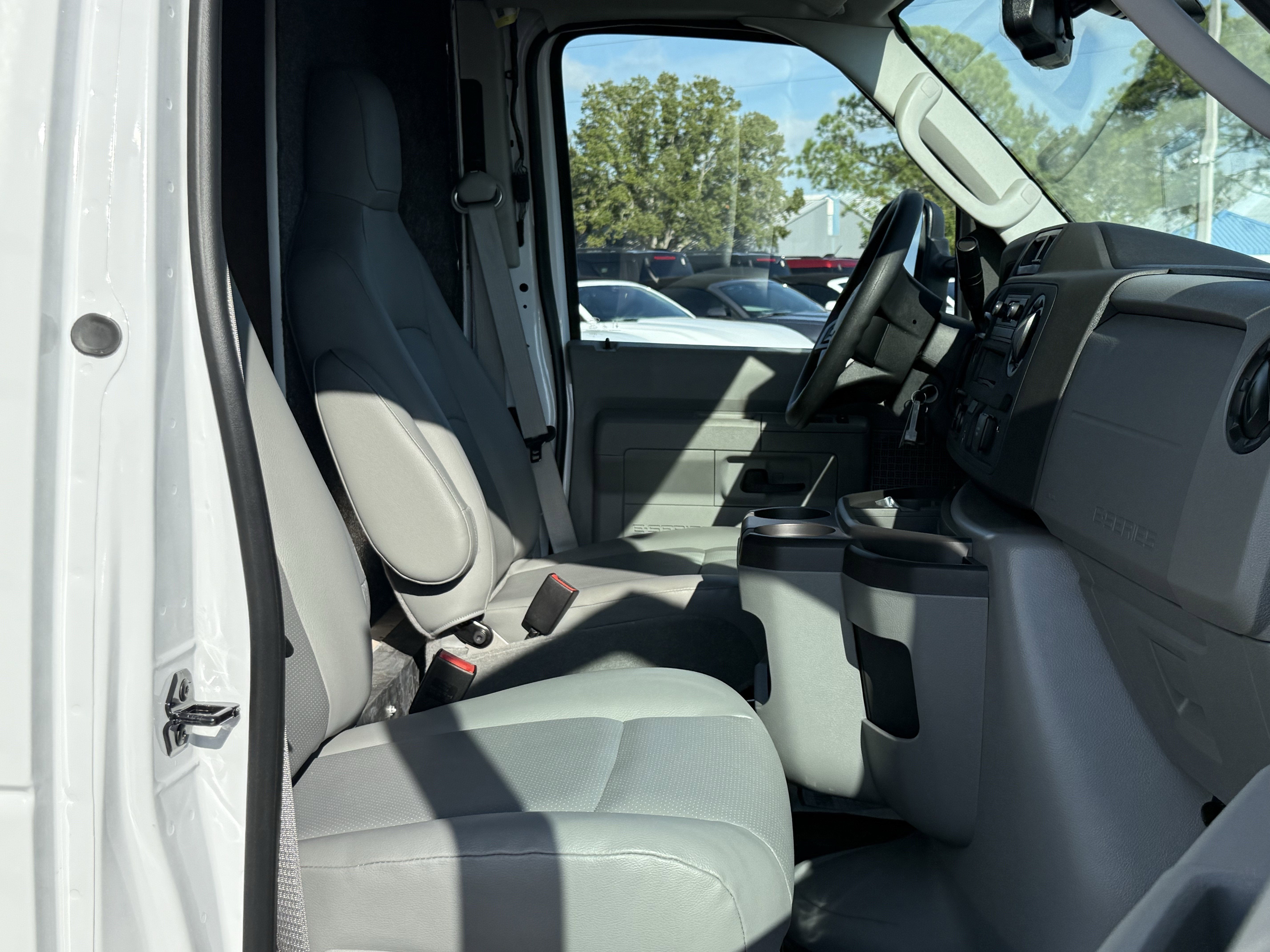 2026 Ford E-350SD E-350 SRW