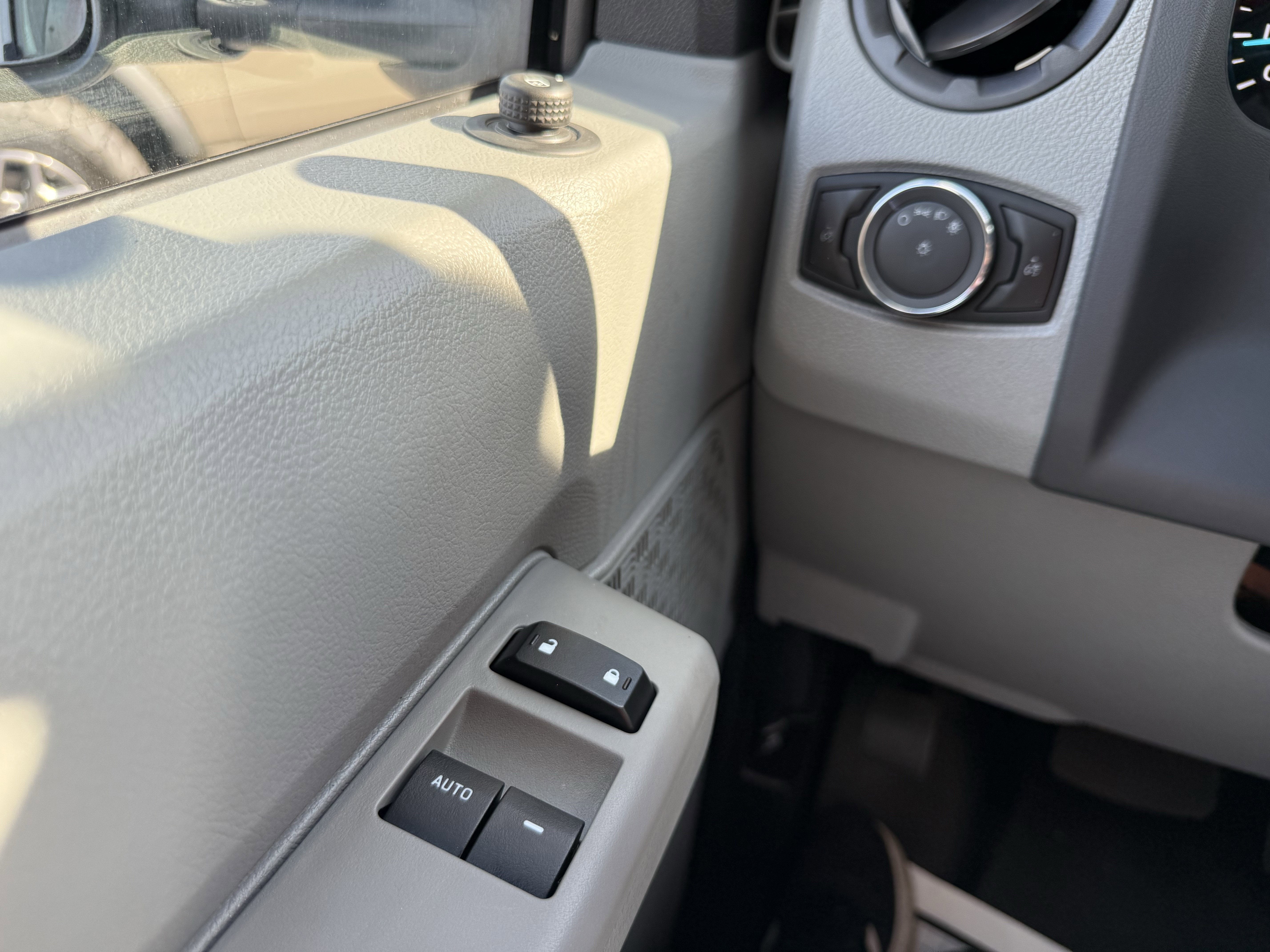 2026 Ford E-350SD E-350 SRW