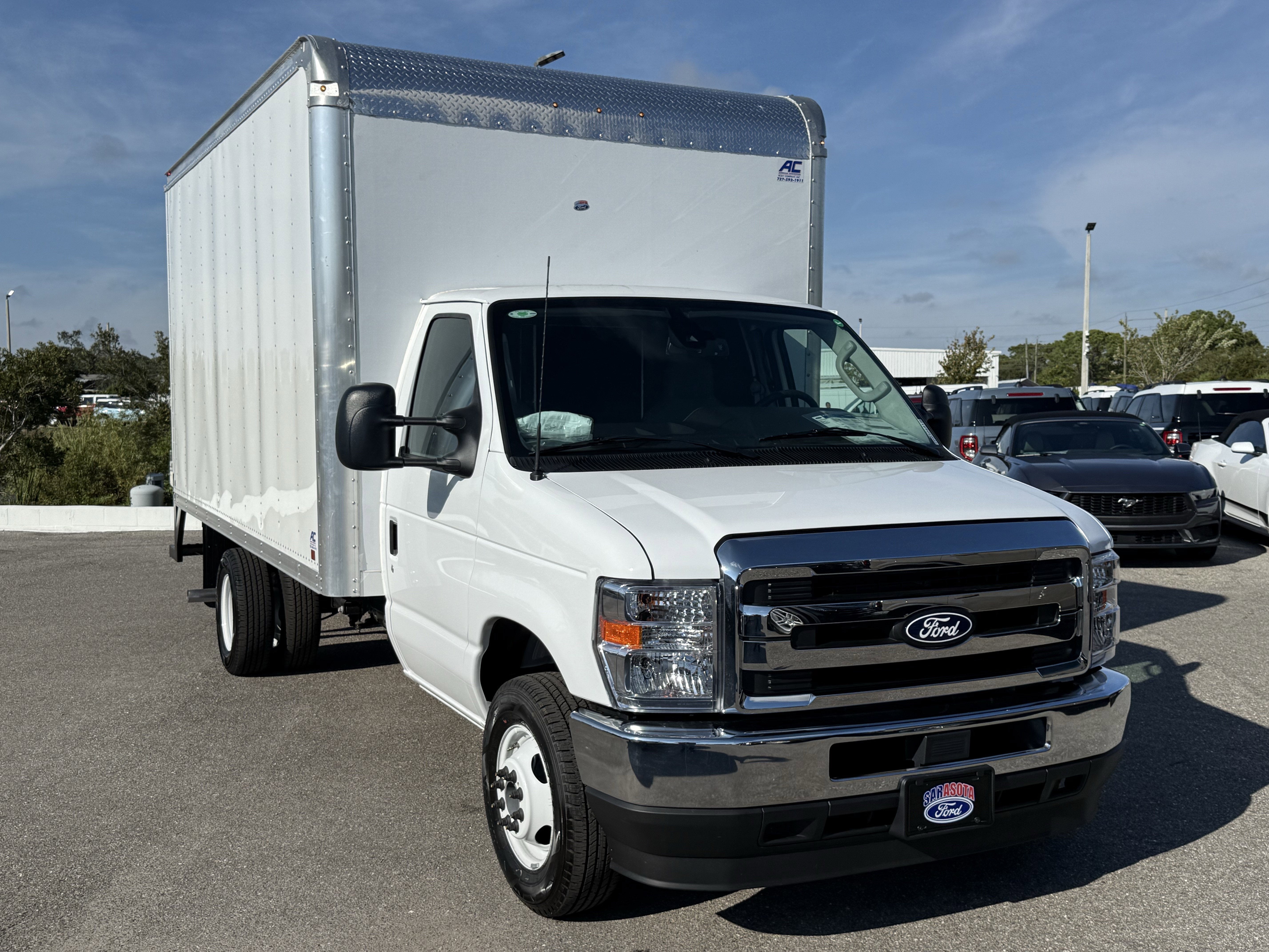 2026 Ford E-350SD E-350 SRW