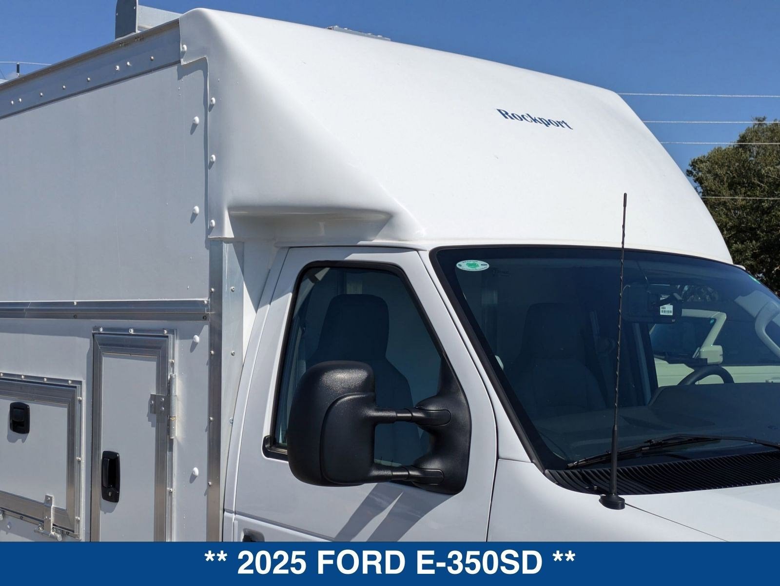 2025 Ford E-350SD E-350 SRW