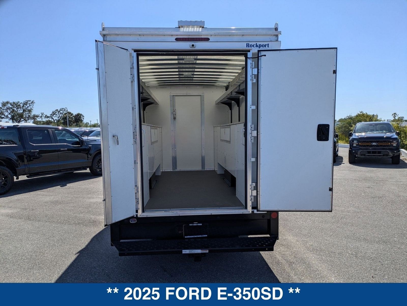 2025 Ford E-350SD E-350 SRW