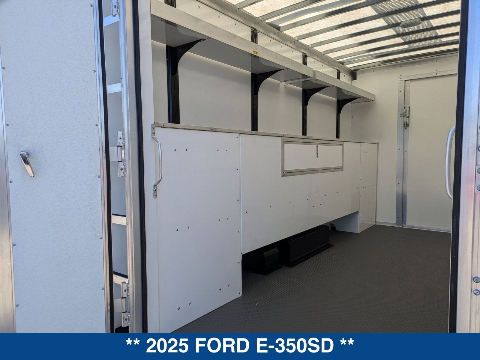 2025 Ford E-350SD E-350 SRW