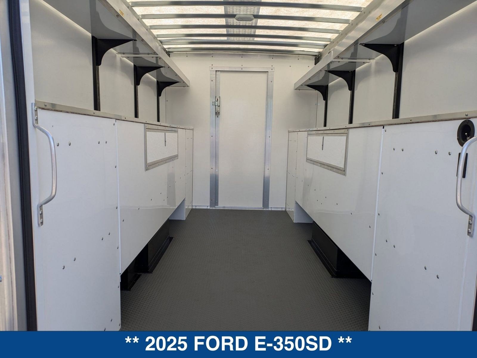 2025 Ford E-350SD E-350 SRW