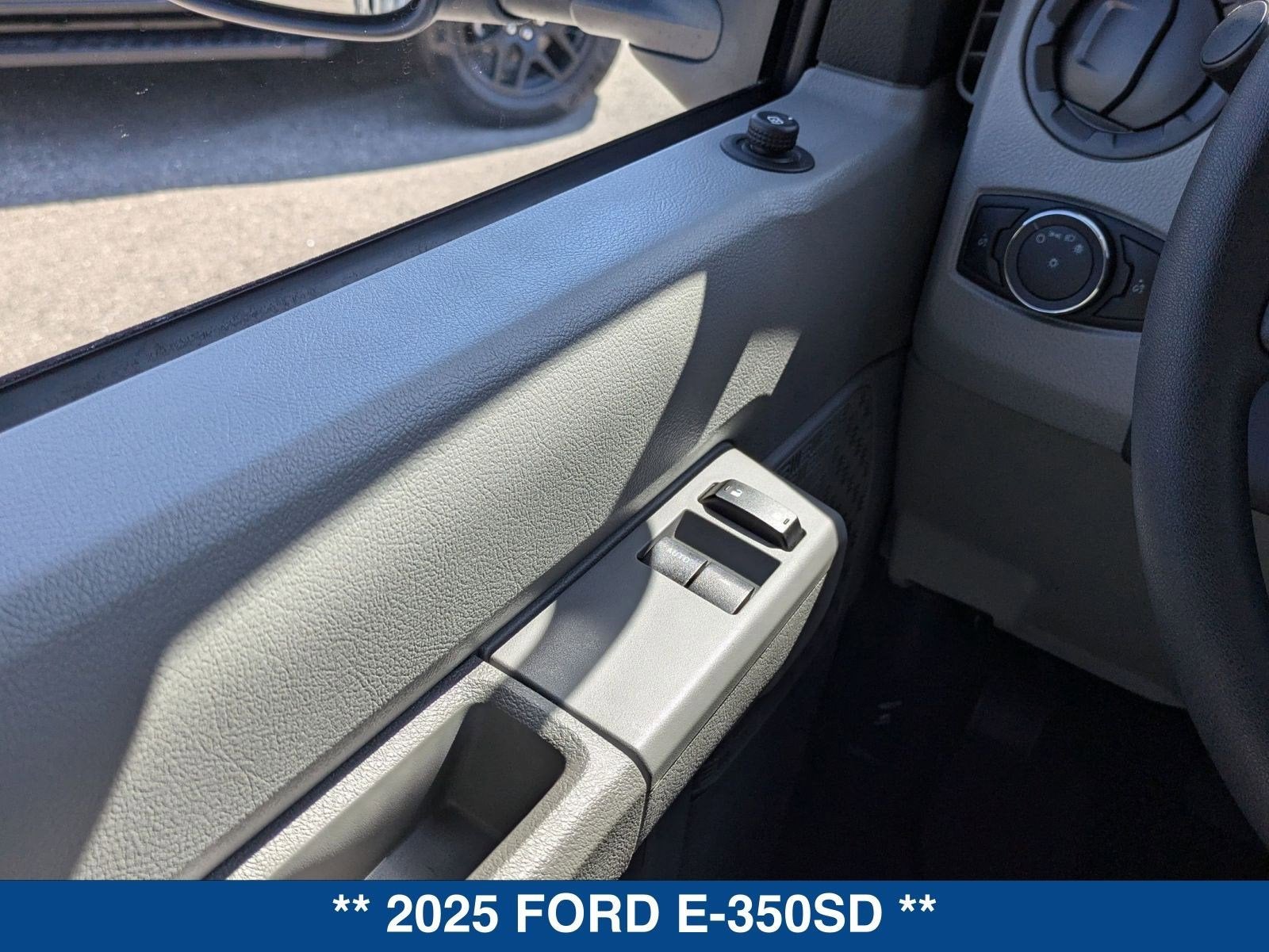 2025 Ford E-350SD E-350 SRW