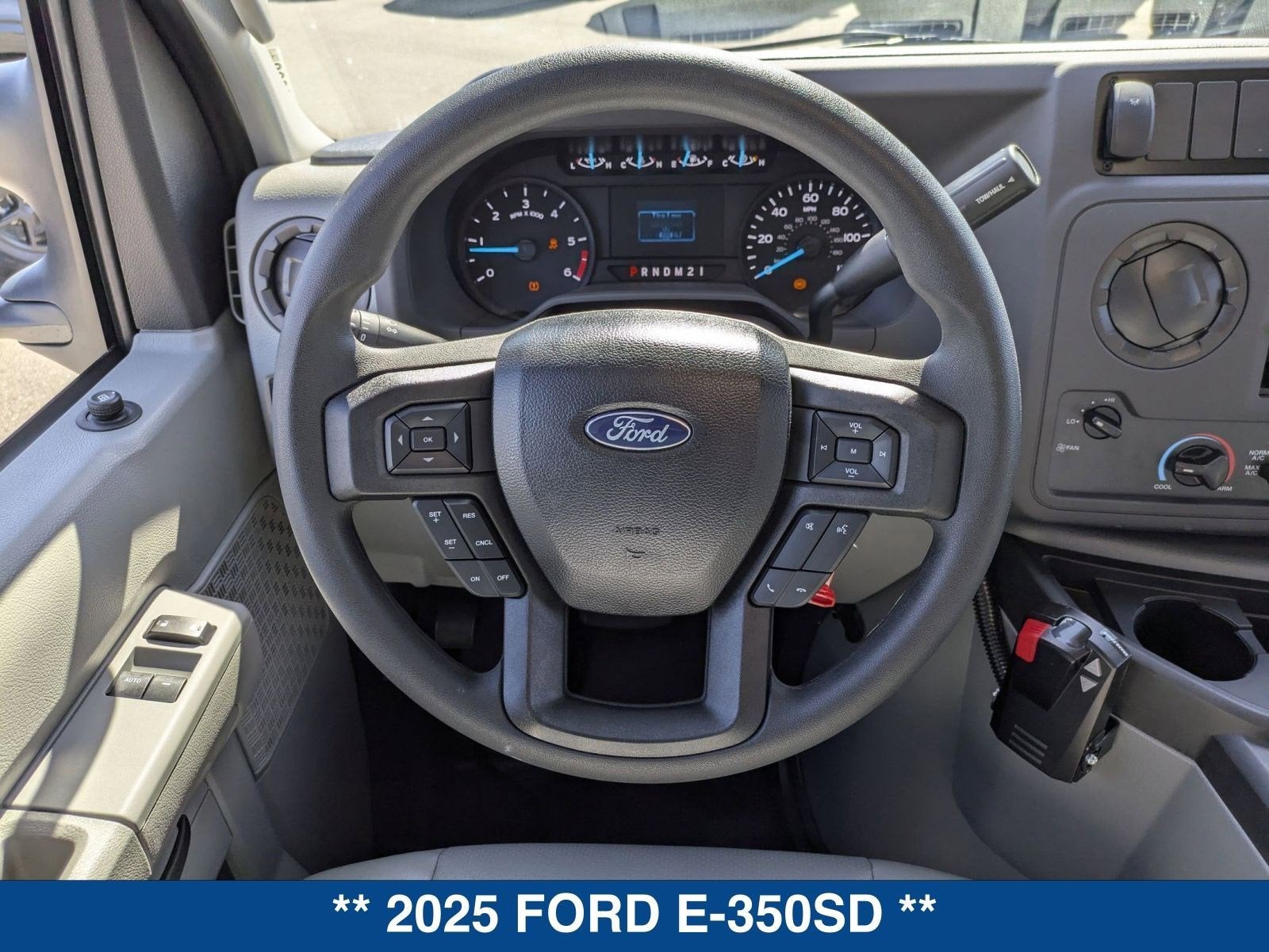 2025 Ford E-350SD E-350 SRW