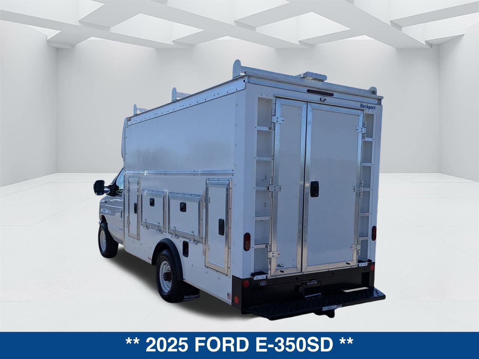 2025 Ford E-350SD E-350 SRW