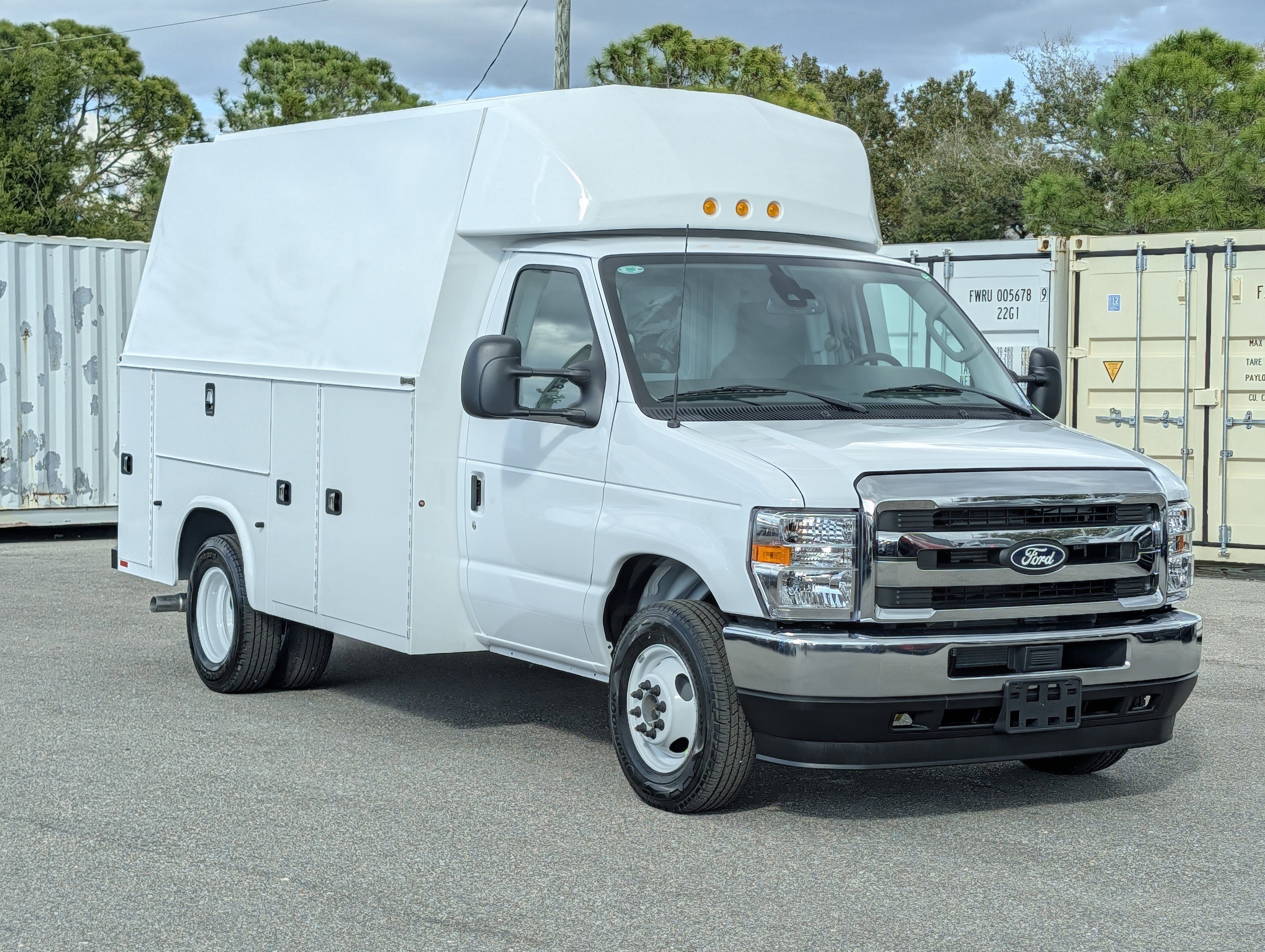 2026 Ford E-350SD E-350 SRW