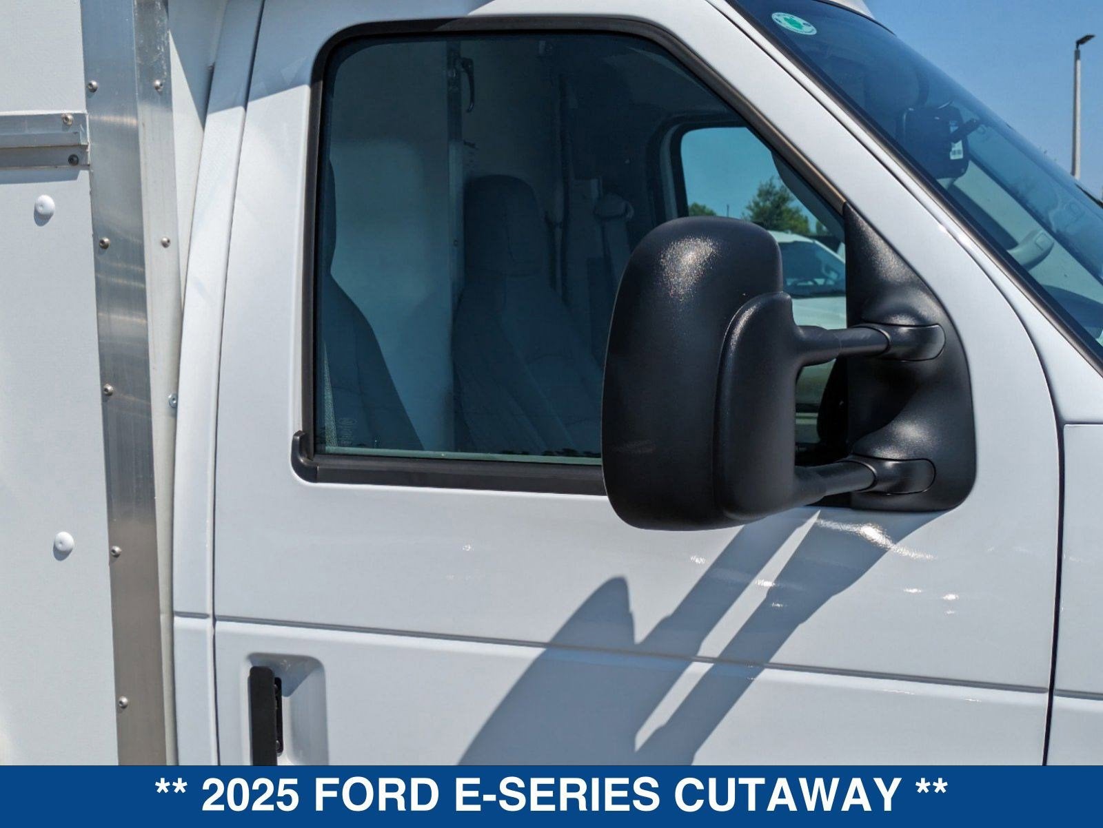 2025 Ford E-Series Cutaway E-350 SRW