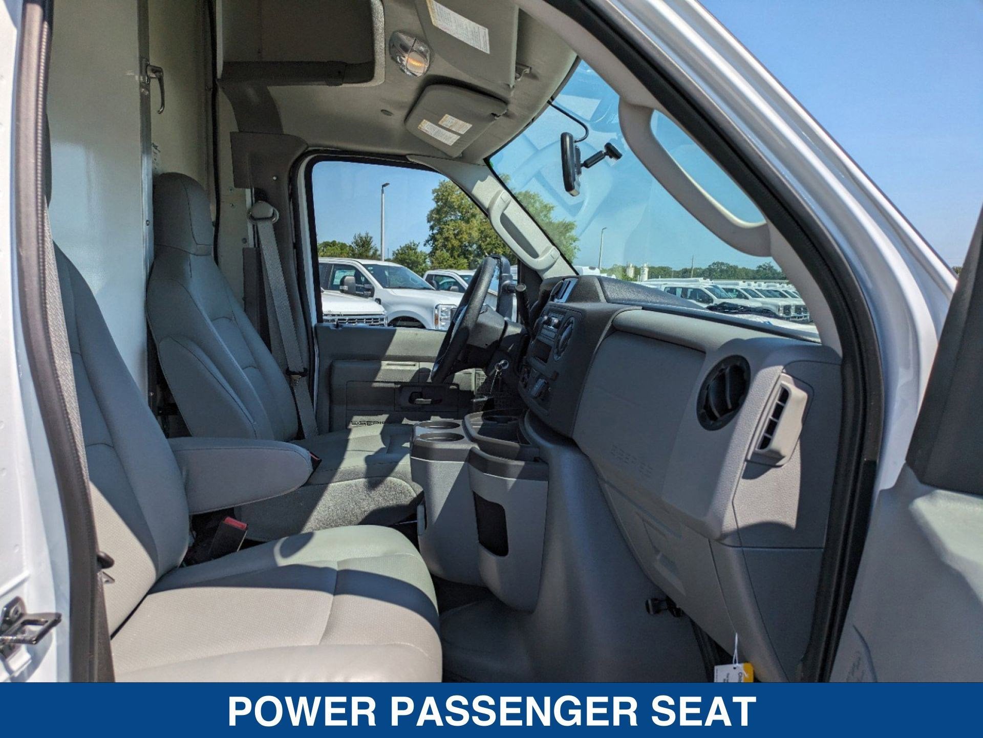 2025 Ford E-Series Cutaway E-350 SRW