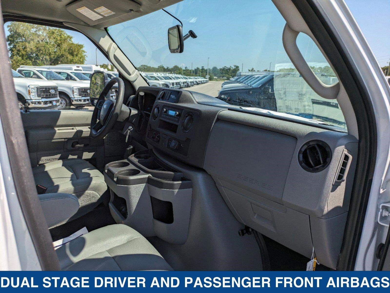 2025 Ford E-Series Cutaway E-350 SRW