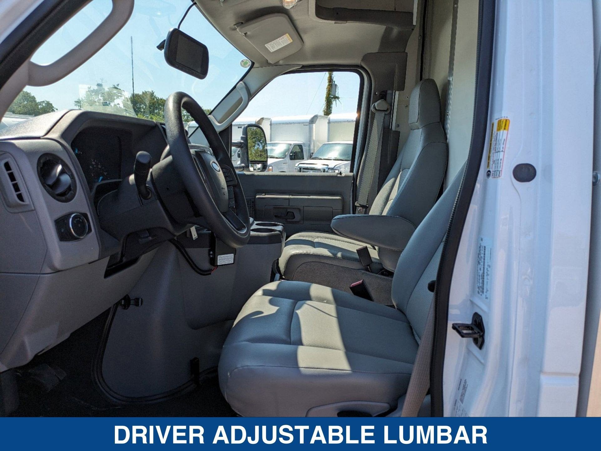 2025 Ford E-Series Cutaway E-350 SRW