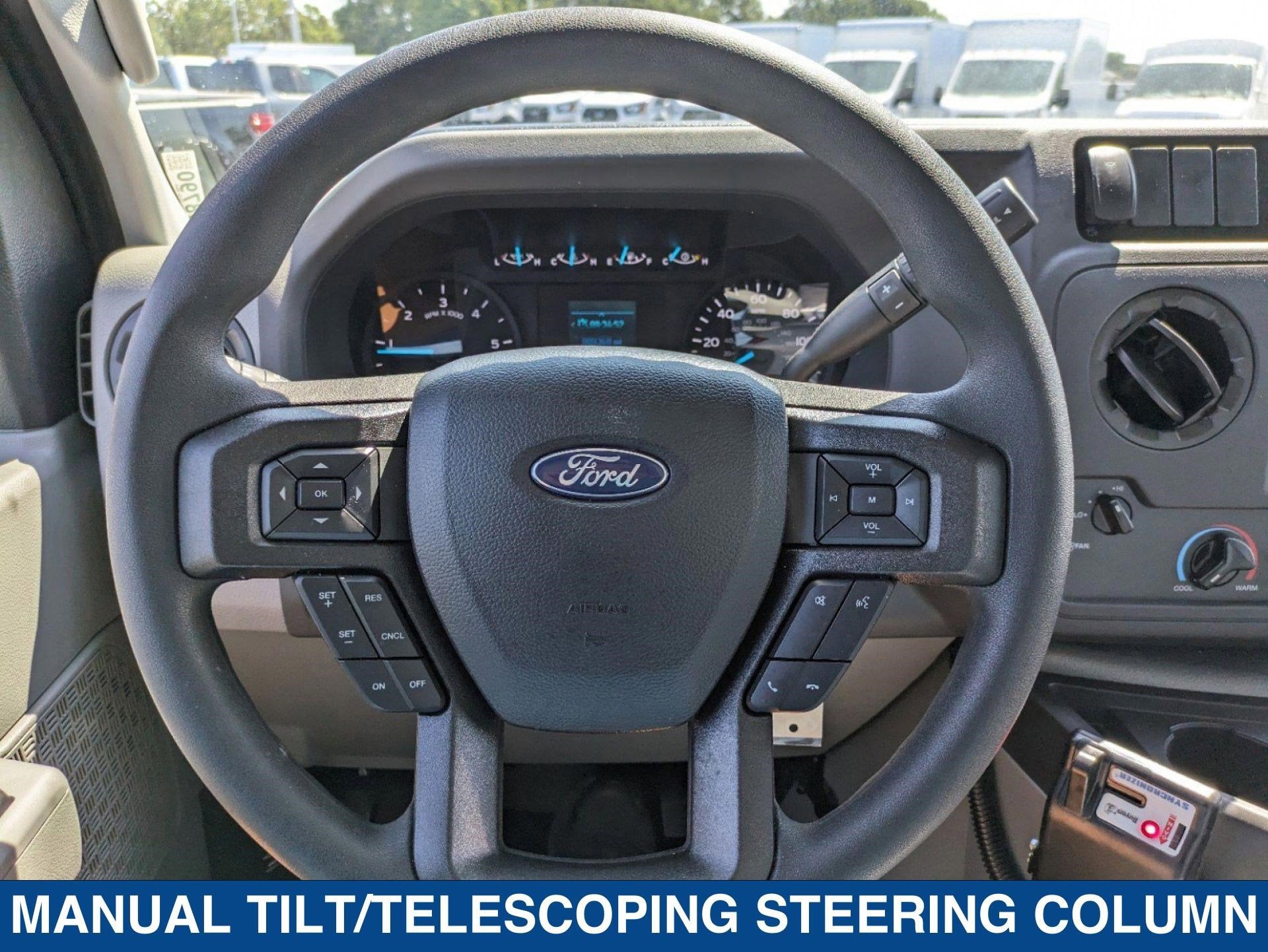 2025 Ford E-Series Cutaway E-350 SRW