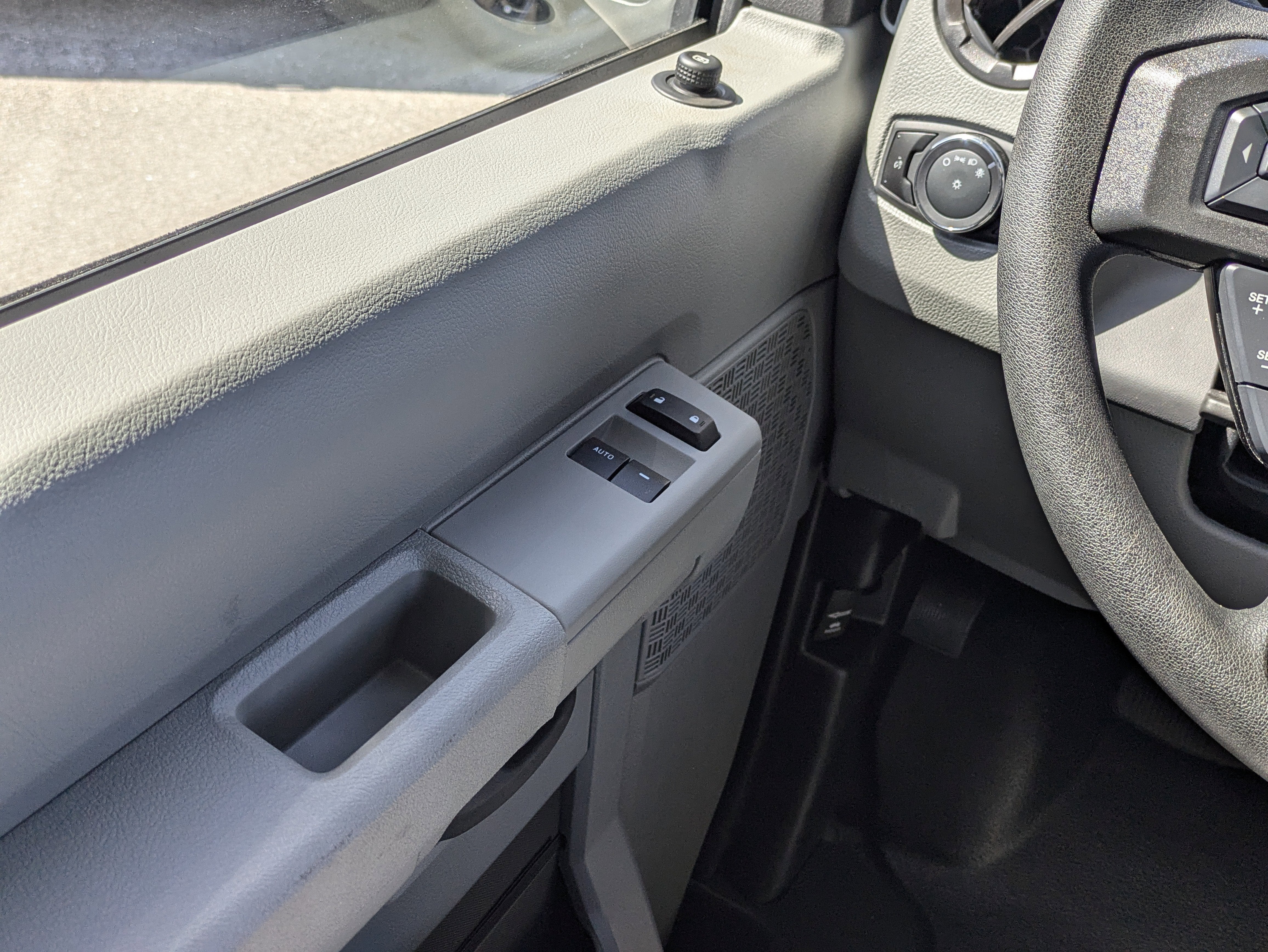 2026 Ford E-350SD E-350 SRW