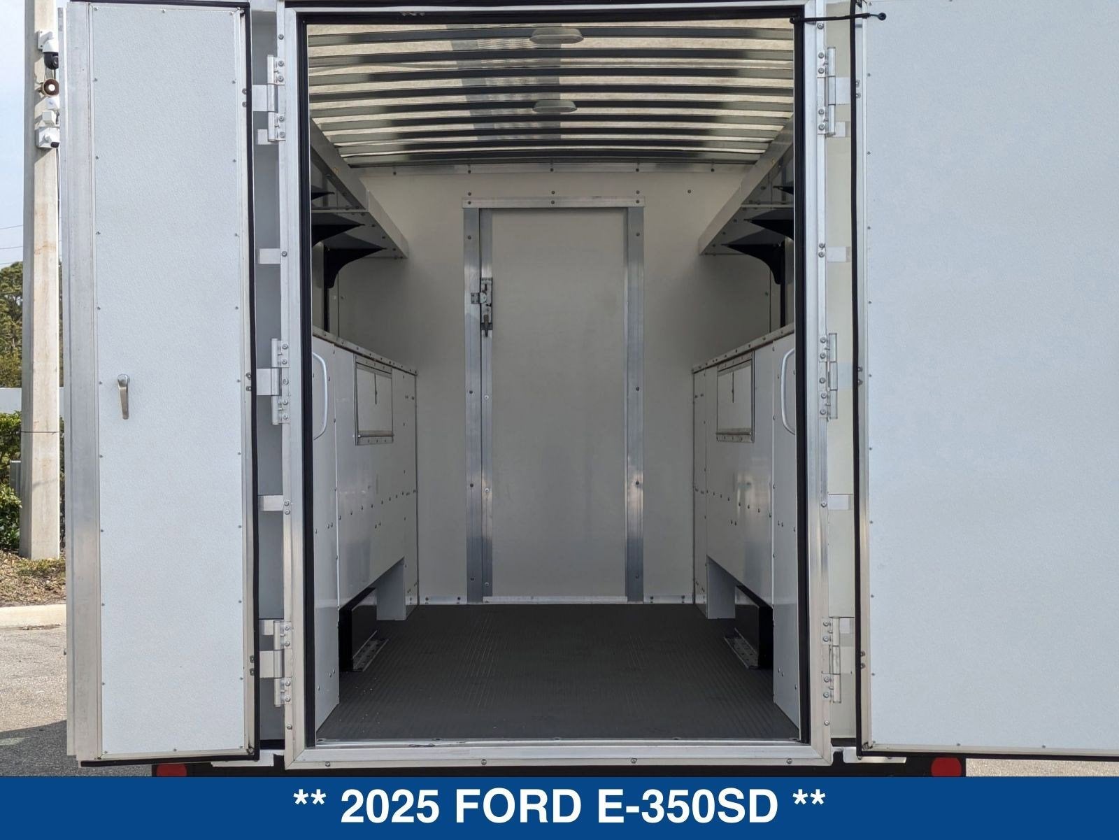 2025 Ford E-350SD E-350 SRW