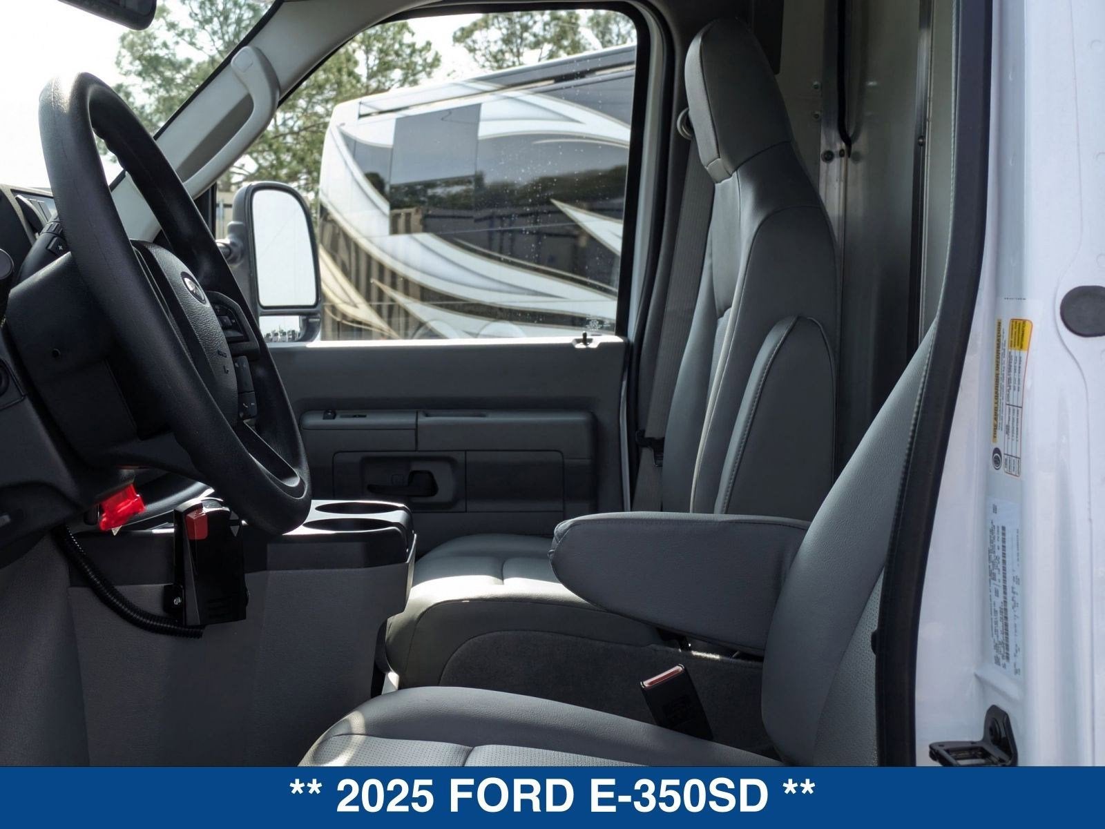 2025 Ford E-350SD E-350 SRW