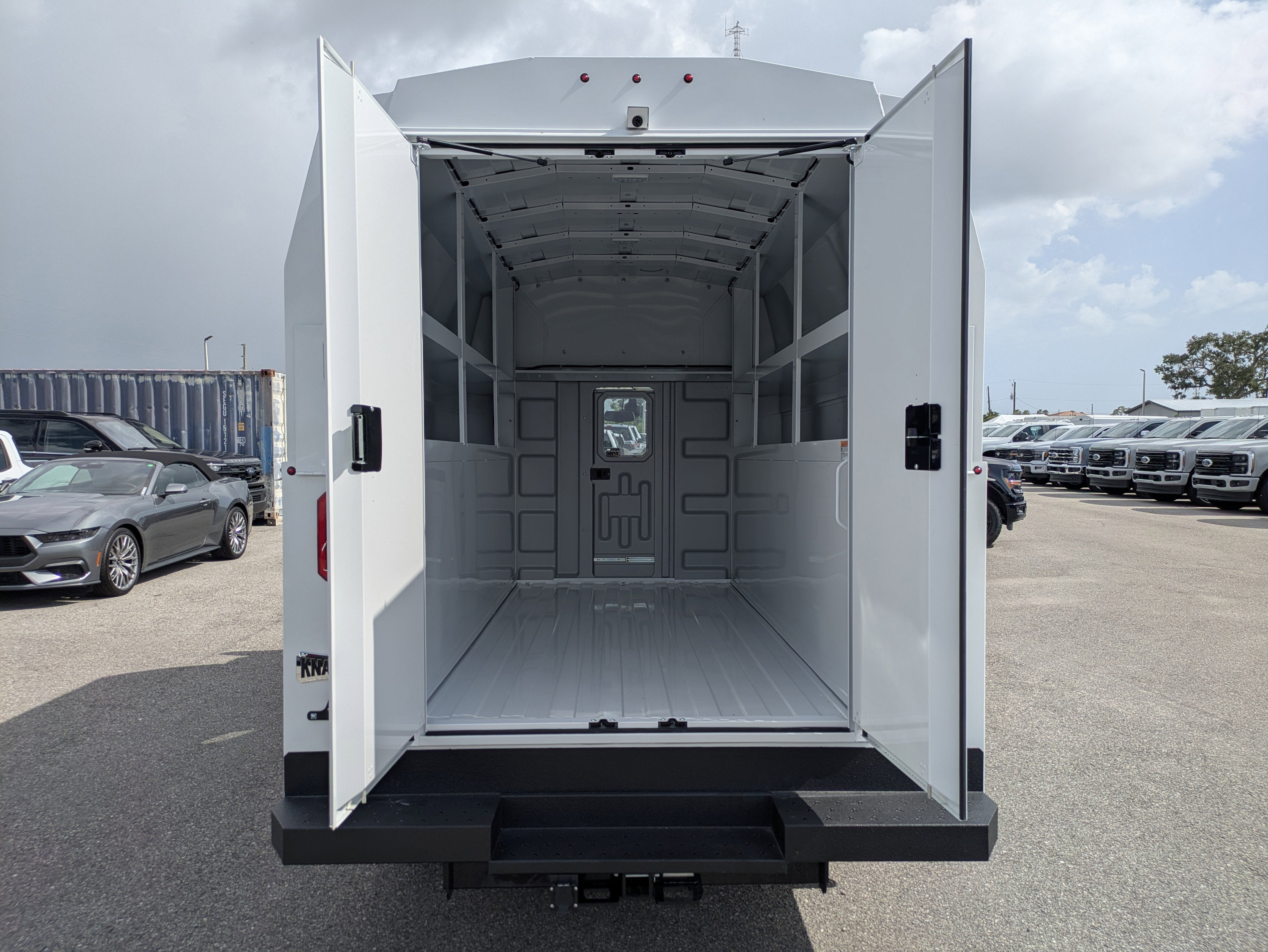 2026 Ford E-350SD E-350 SRW