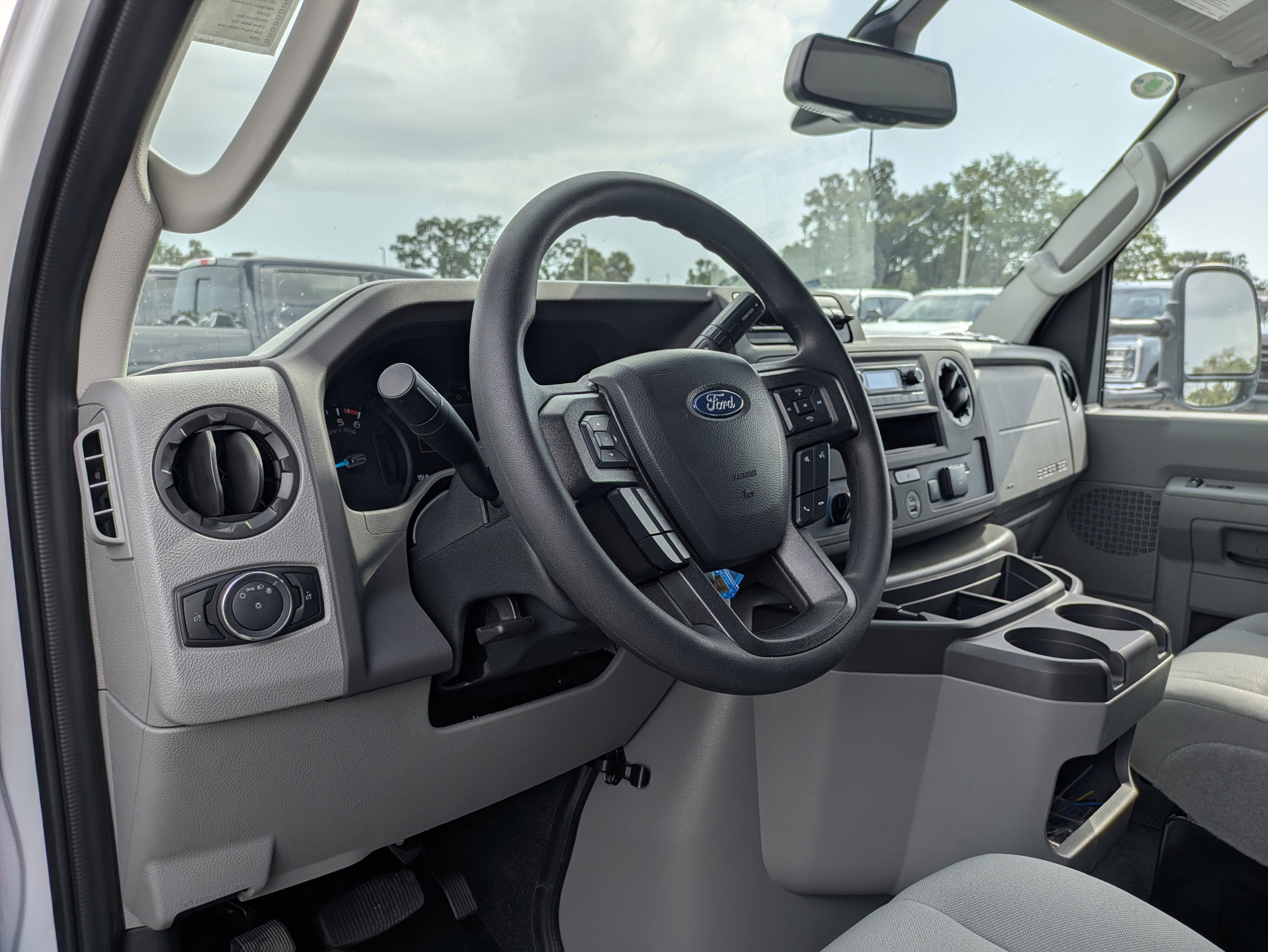 2026 Ford E-350SD E-350 SRW