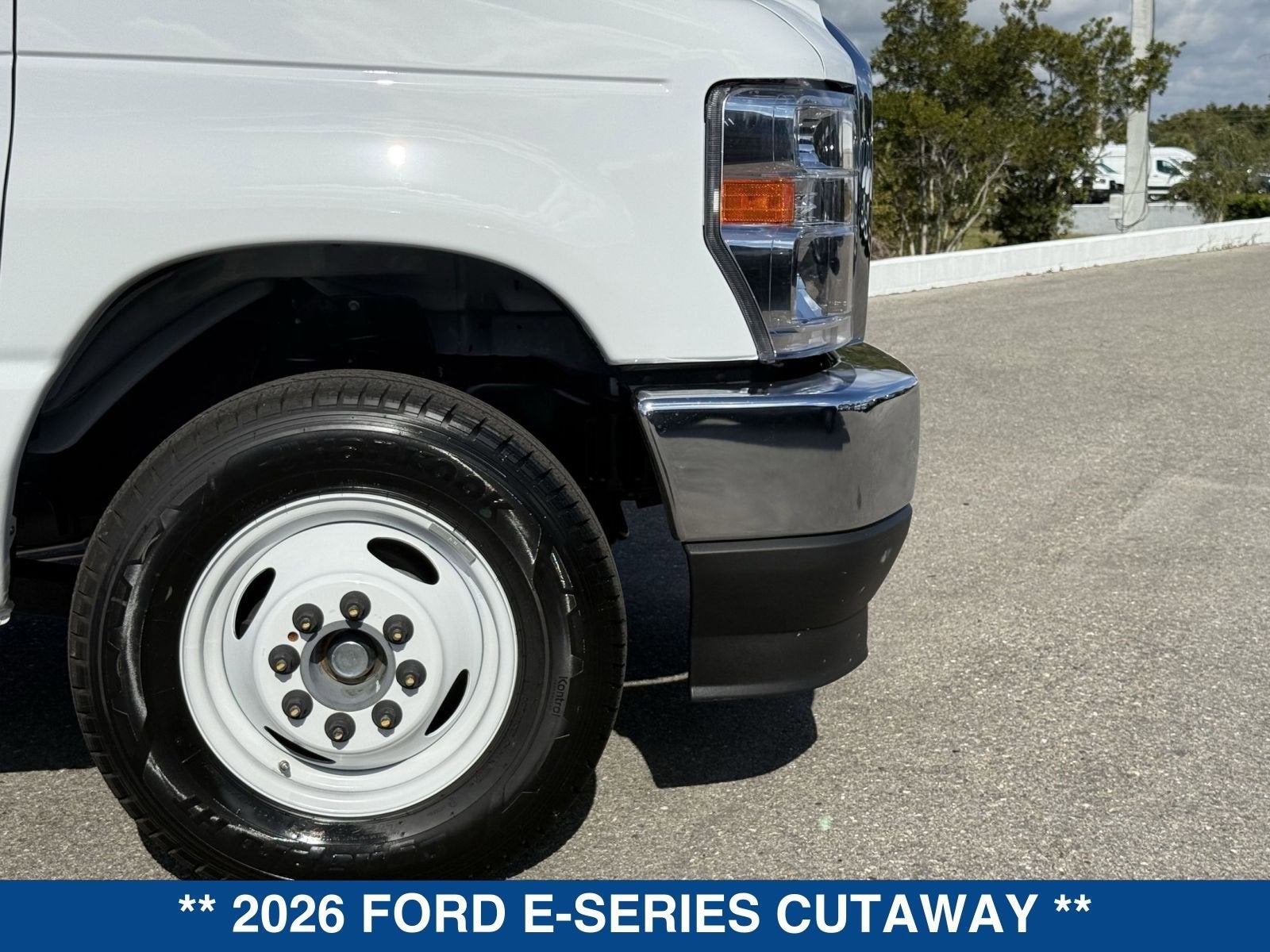 2026 Ford E-Series Cutaway E-350 SRW