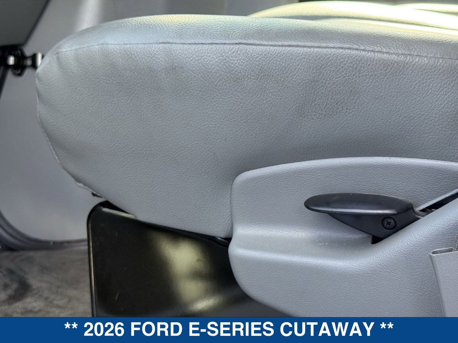 2026 Ford E-Series Cutaway E-350 SRW