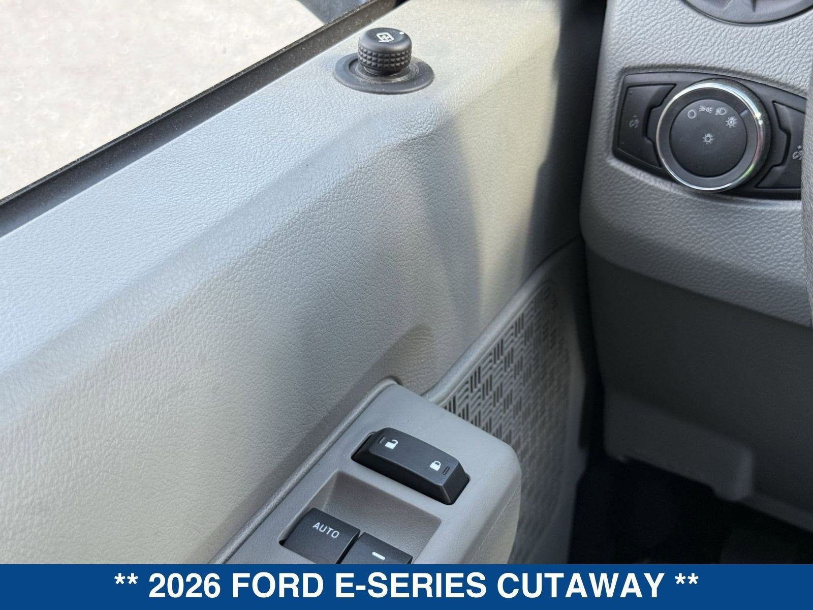 2026 Ford E-Series Cutaway E-350 SRW