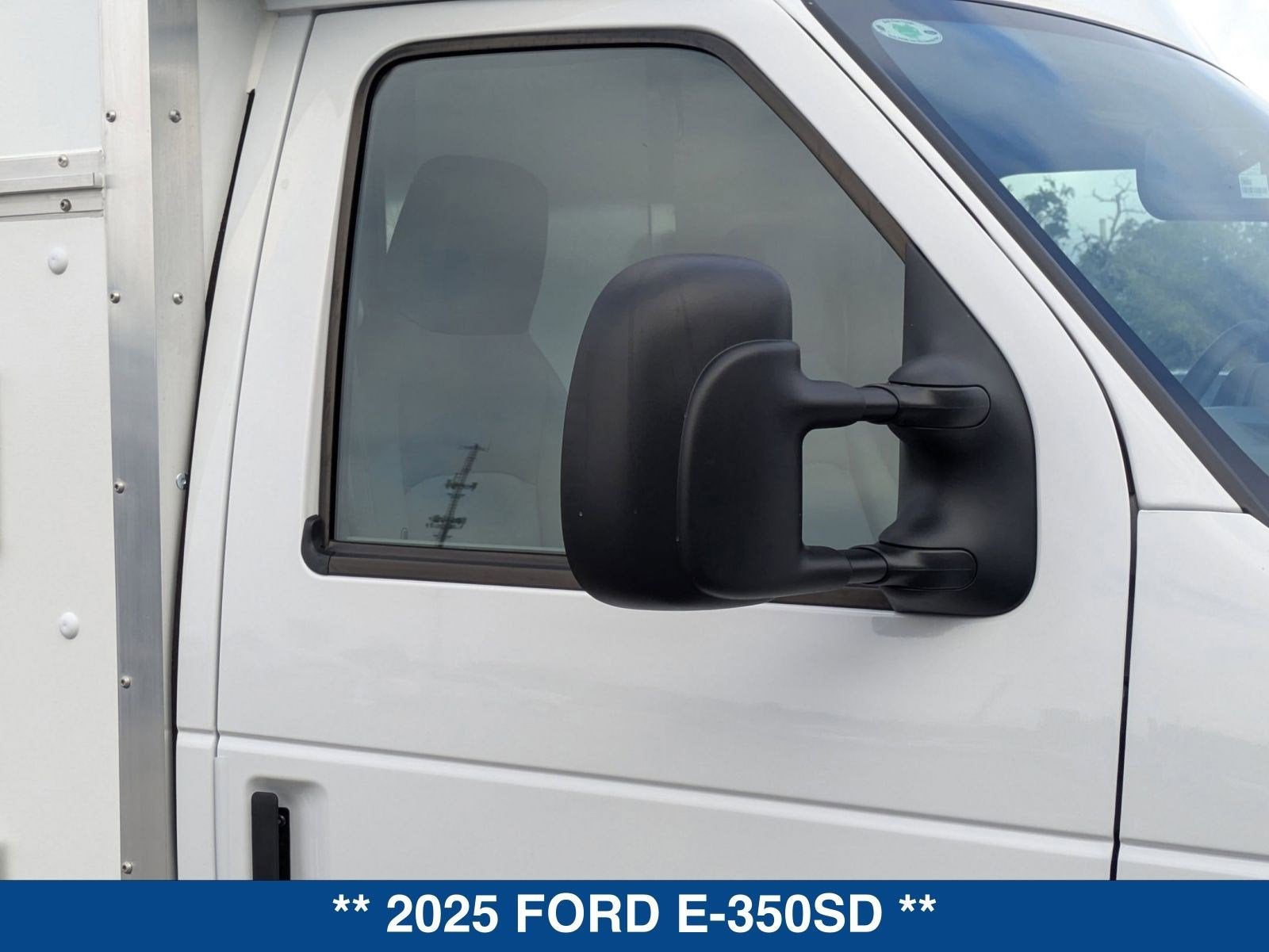 2025 Ford E-350SD E-350 SRW