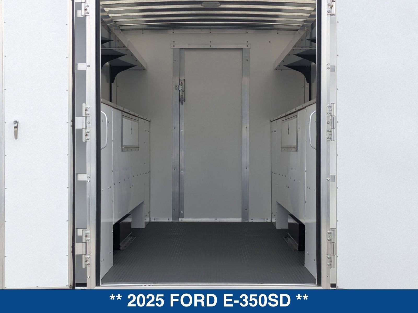 2025 Ford E-350SD E-350 SRW