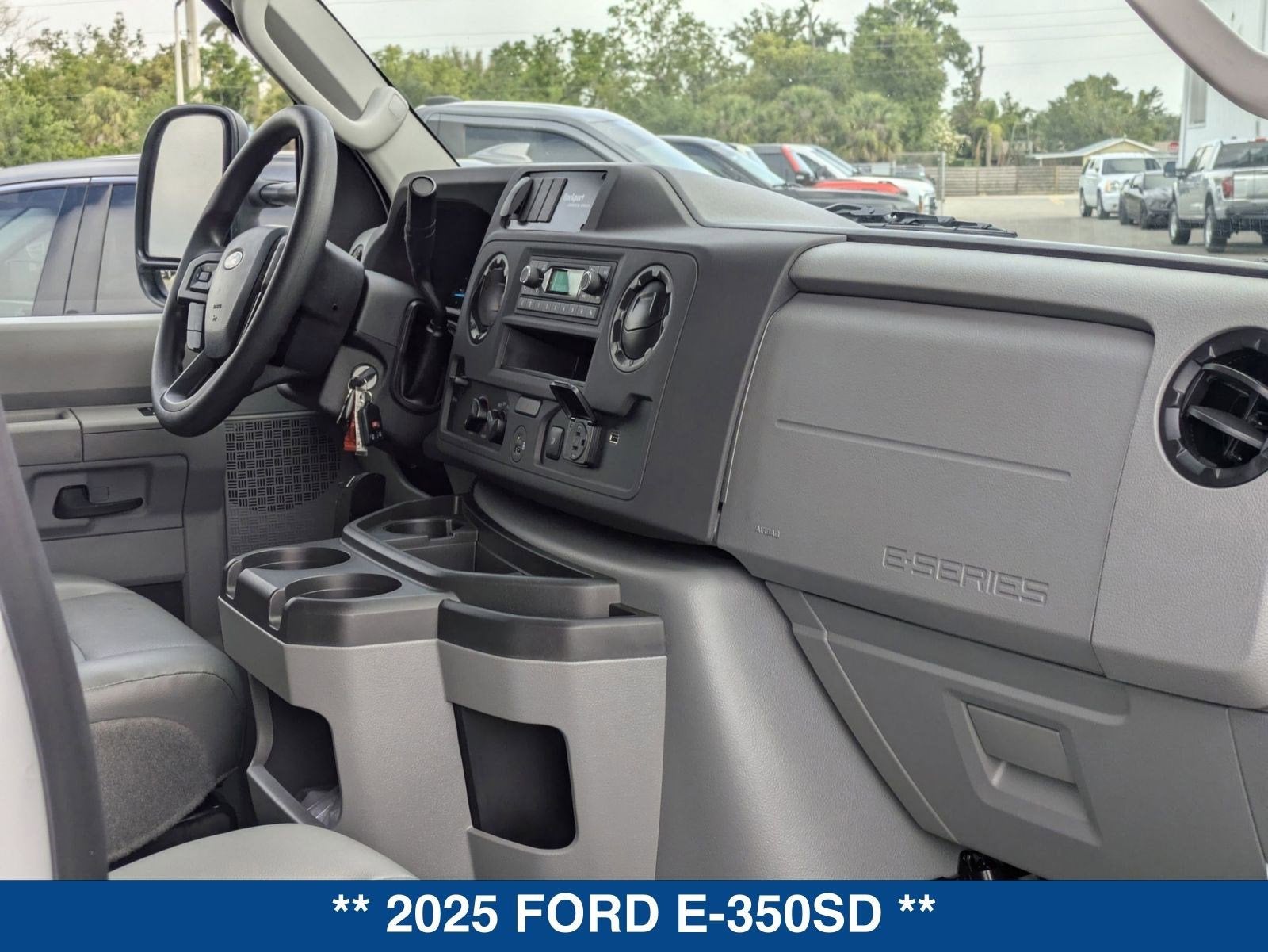 2025 Ford E-350SD E-350 SRW