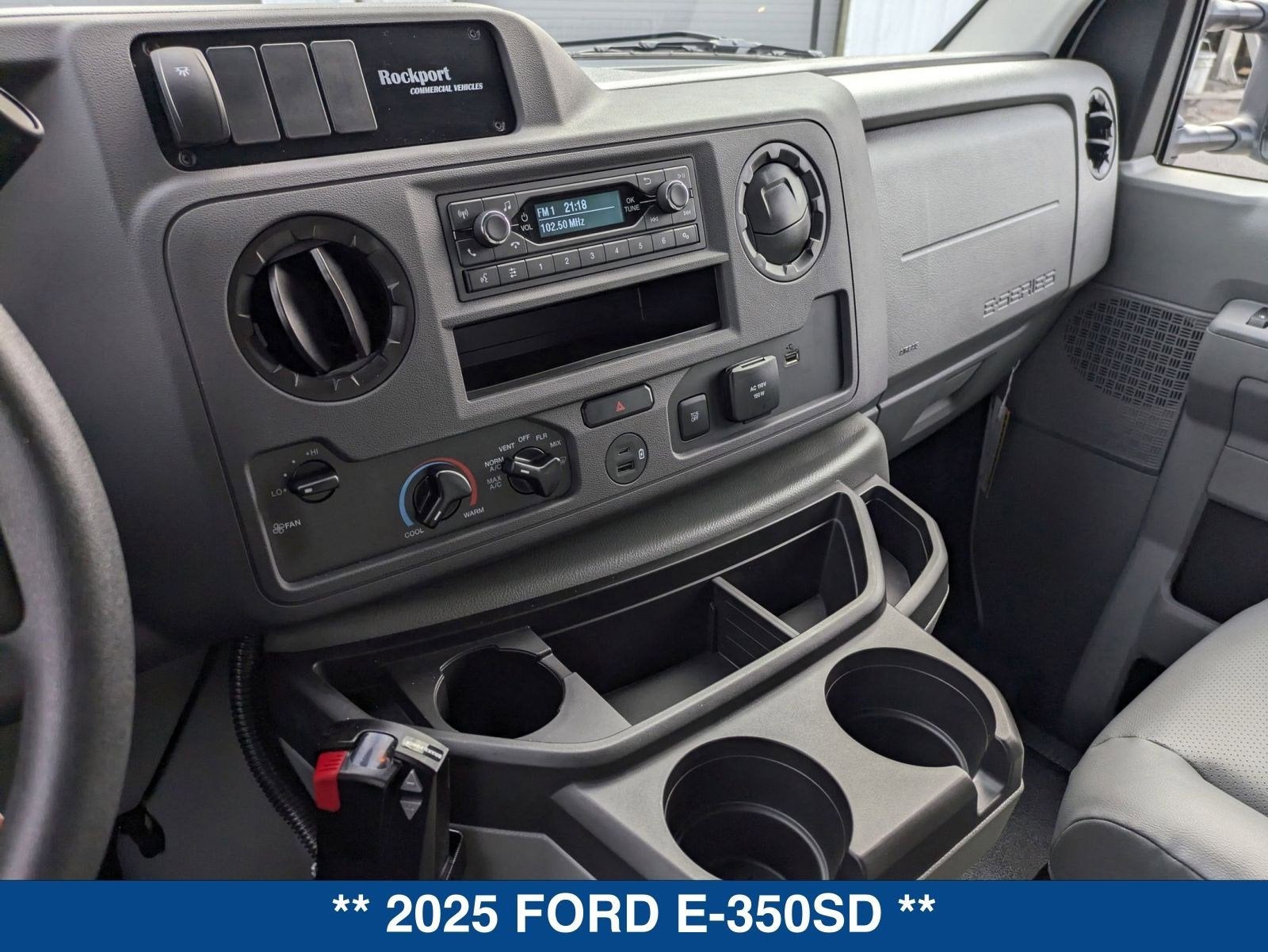 2025 Ford E-350SD E-350 SRW