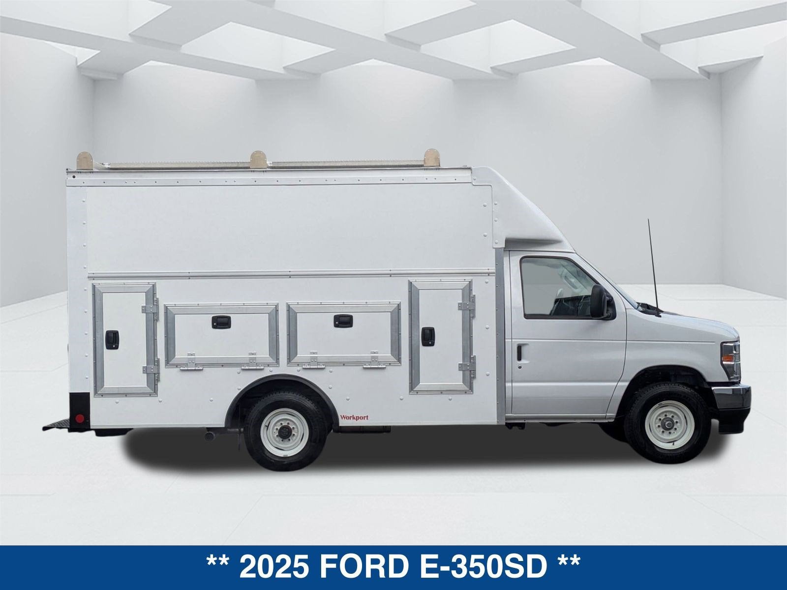 2025 Ford E-350SD E-350 SRW