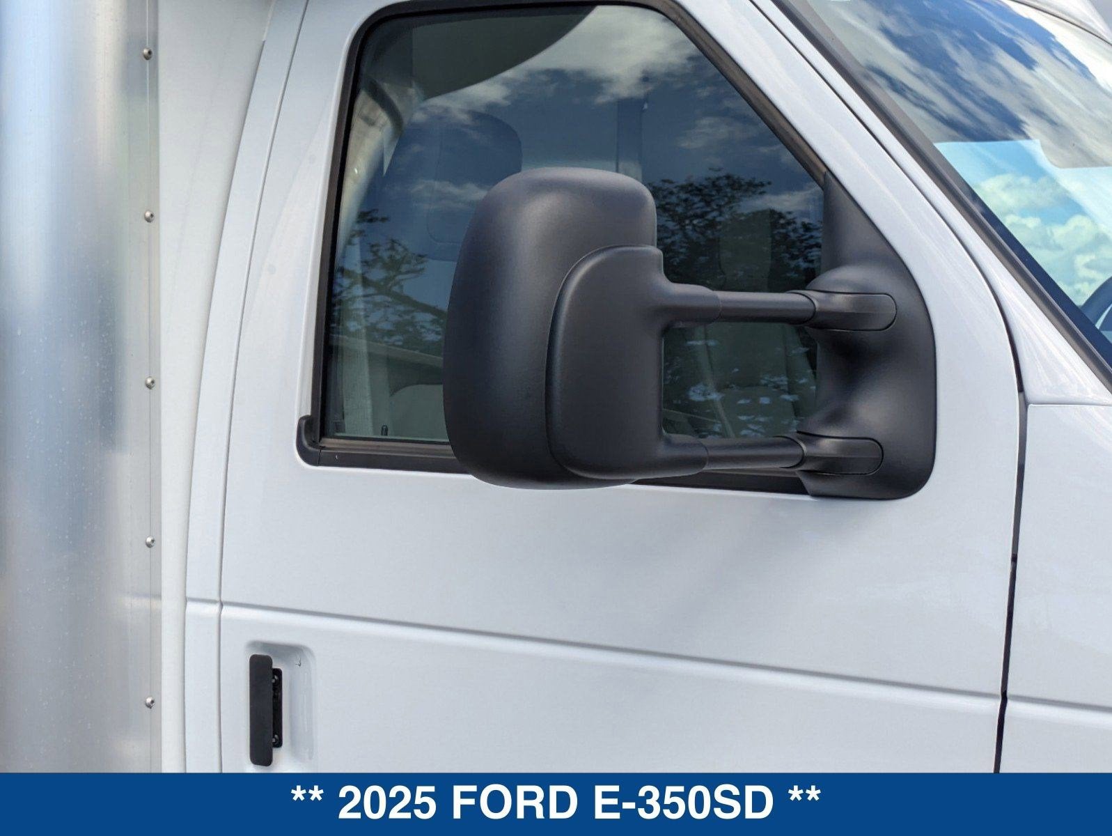 2025 Ford E-350SD E-350 SRW