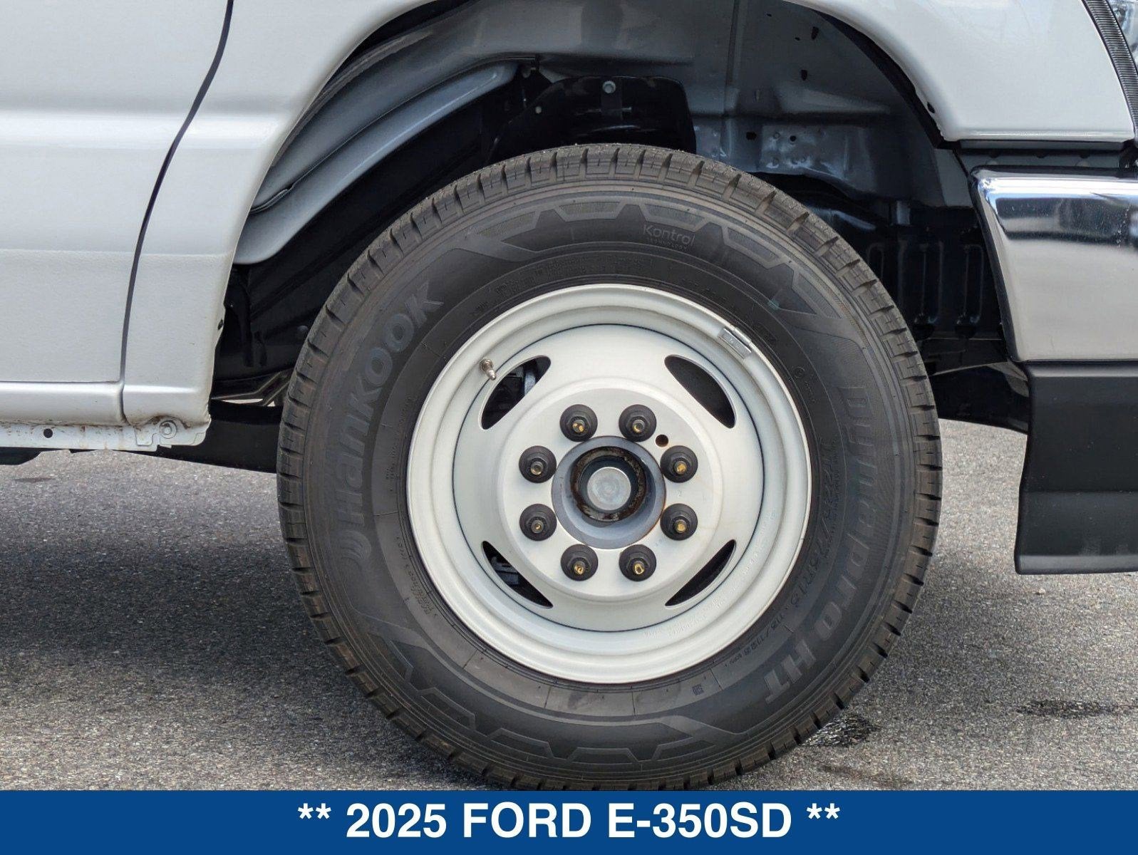 2025 Ford E-350SD E-350 SRW