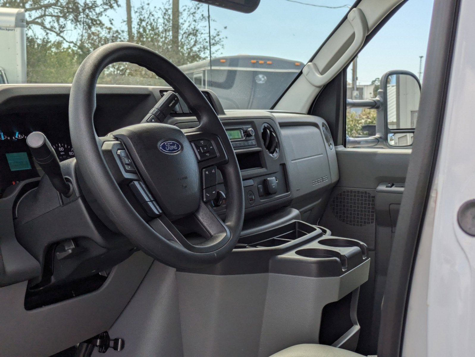 2025 Ford E-350SD E-350 SRW