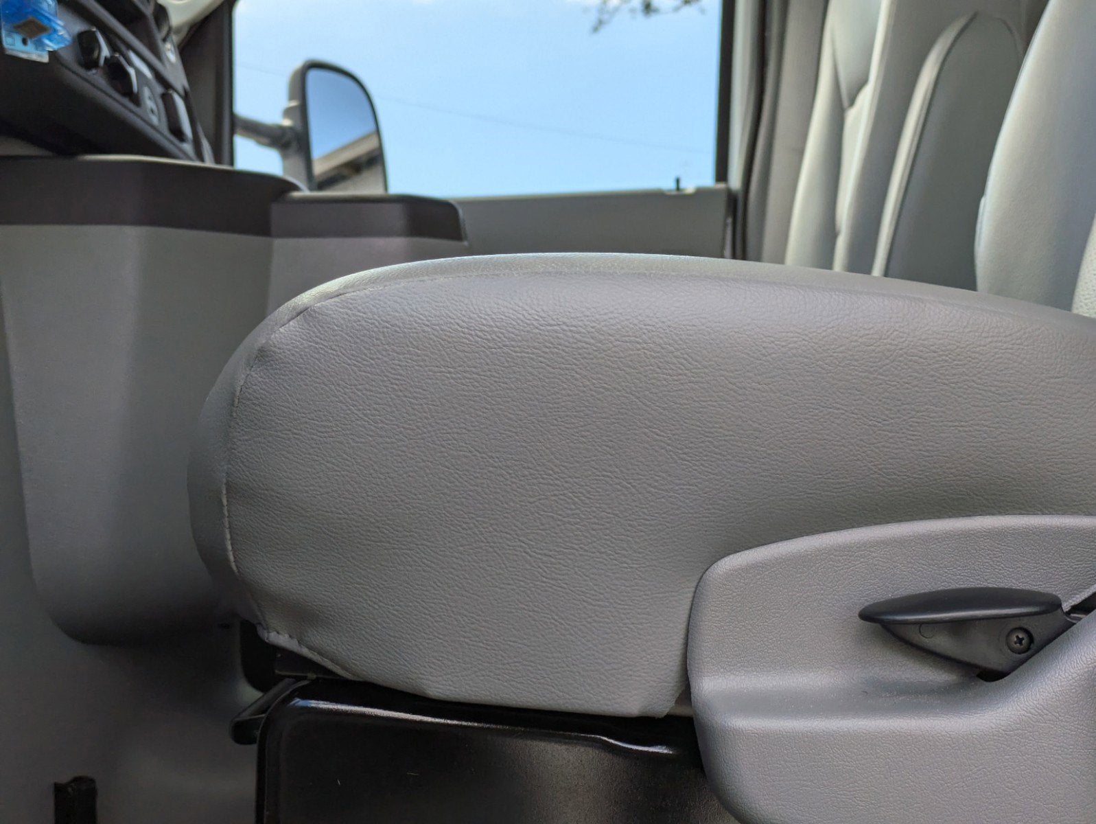 2025 Ford E-350SD E-350 SRW