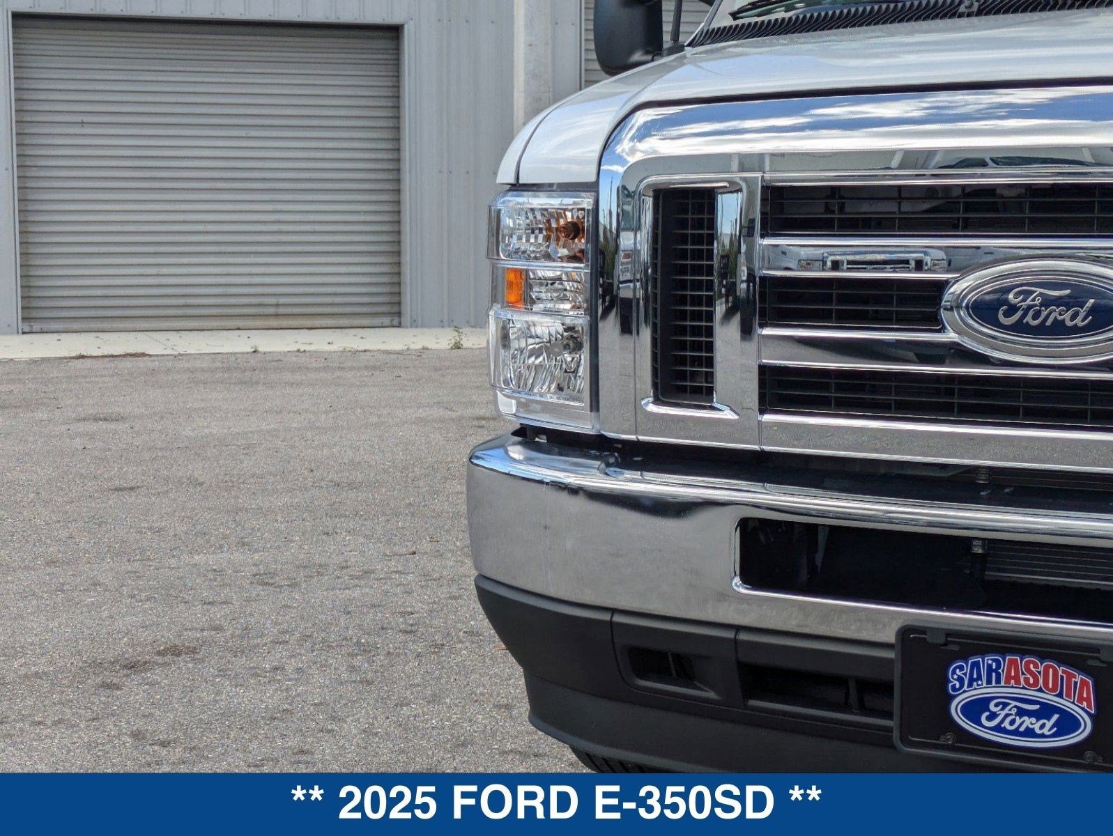 2025 Ford E-350SD E-350 SRW