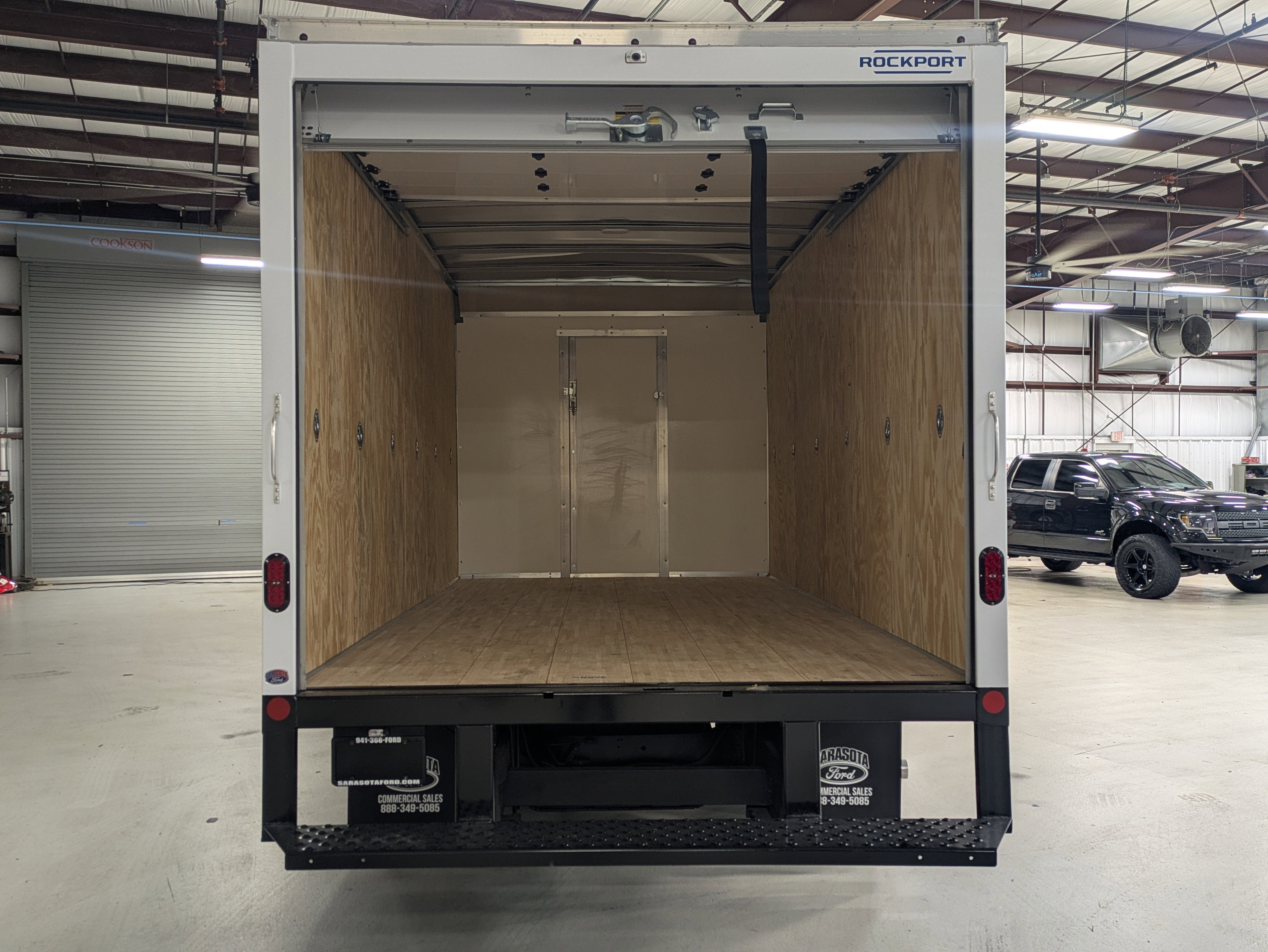 2026 Ford E-Series Cutaway E-450 DRW