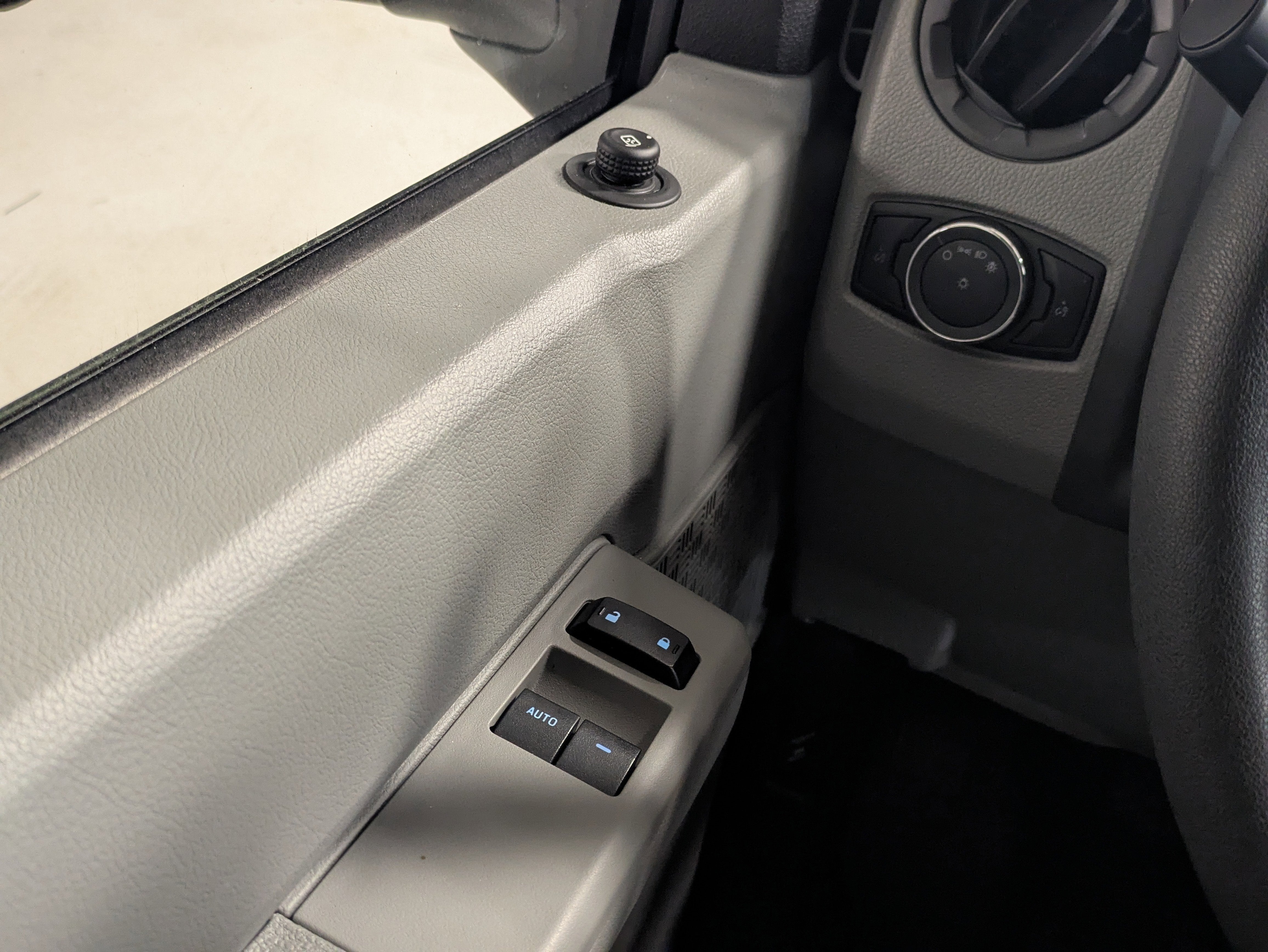 2026 Ford E-Series Cutaway E-450 DRW