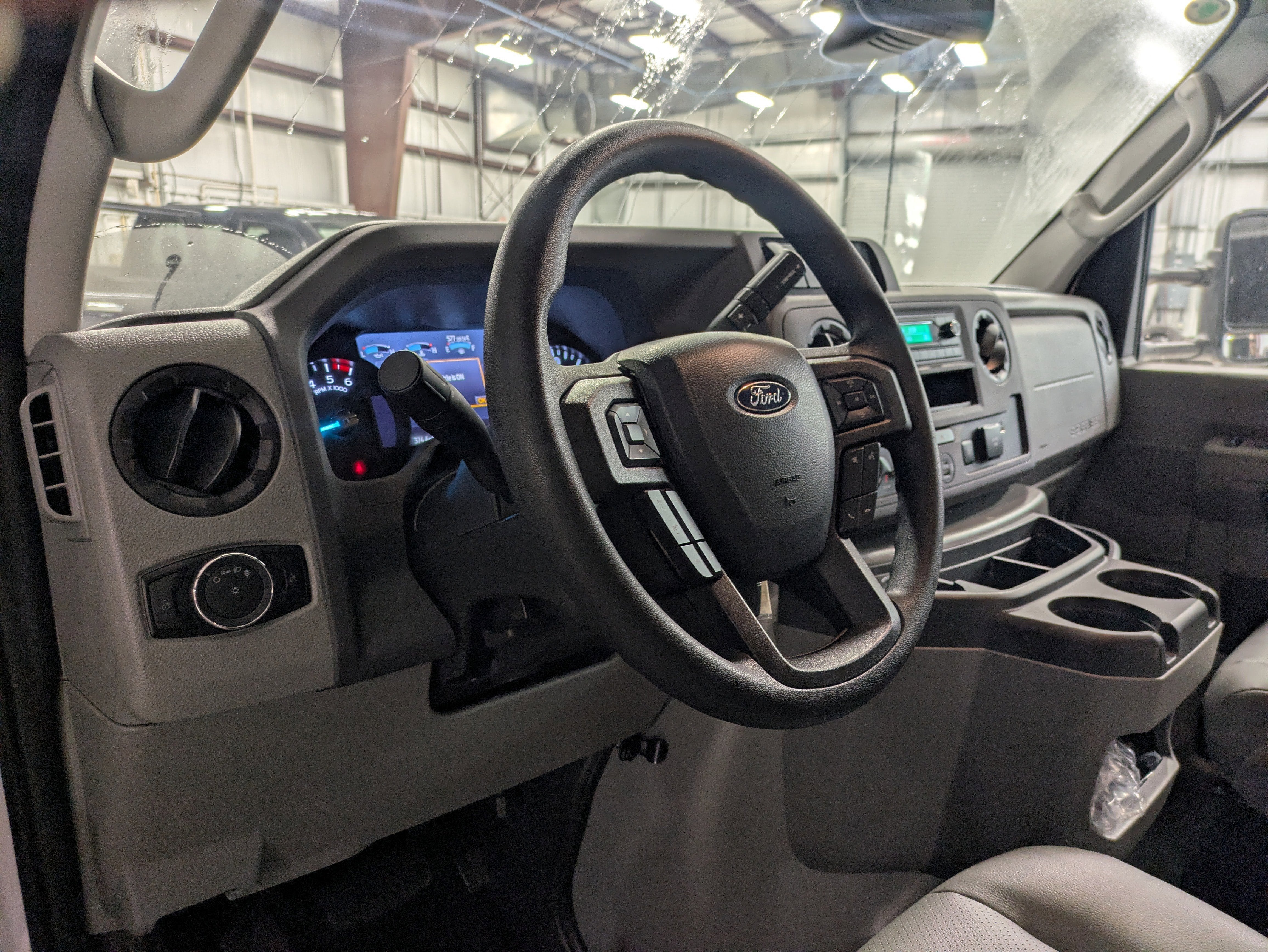 2026 Ford E-Series Cutaway E-450 DRW