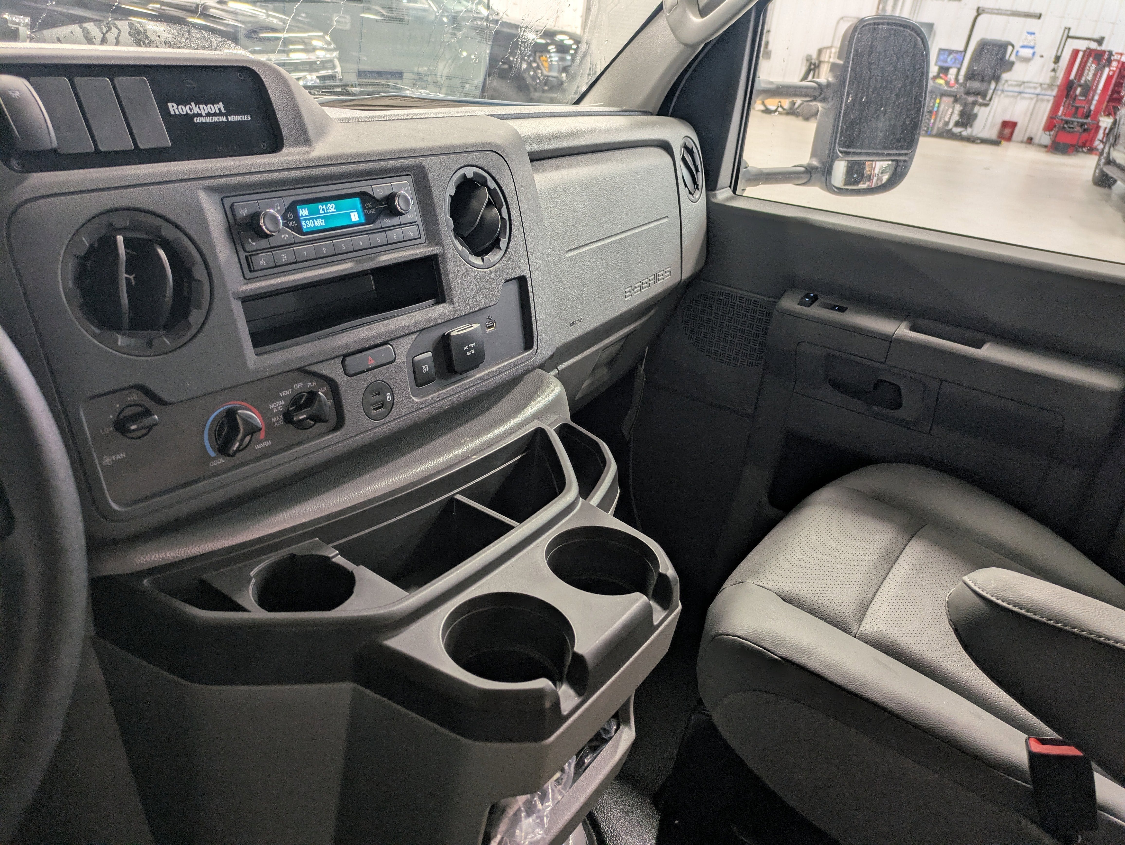 2026 Ford E-Series Cutaway E-450 DRW