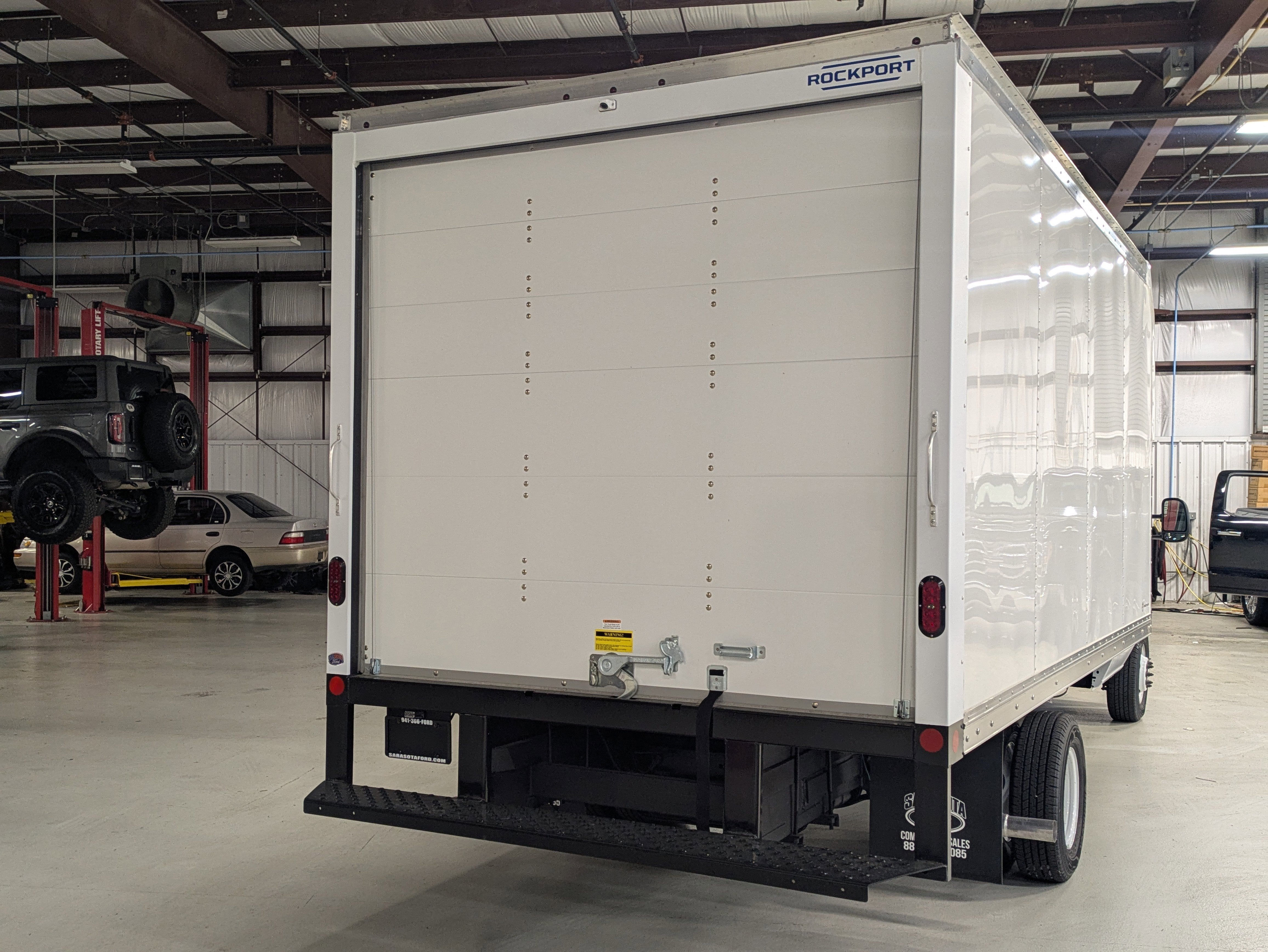 2026 Ford E-Series Cutaway E-450 DRW