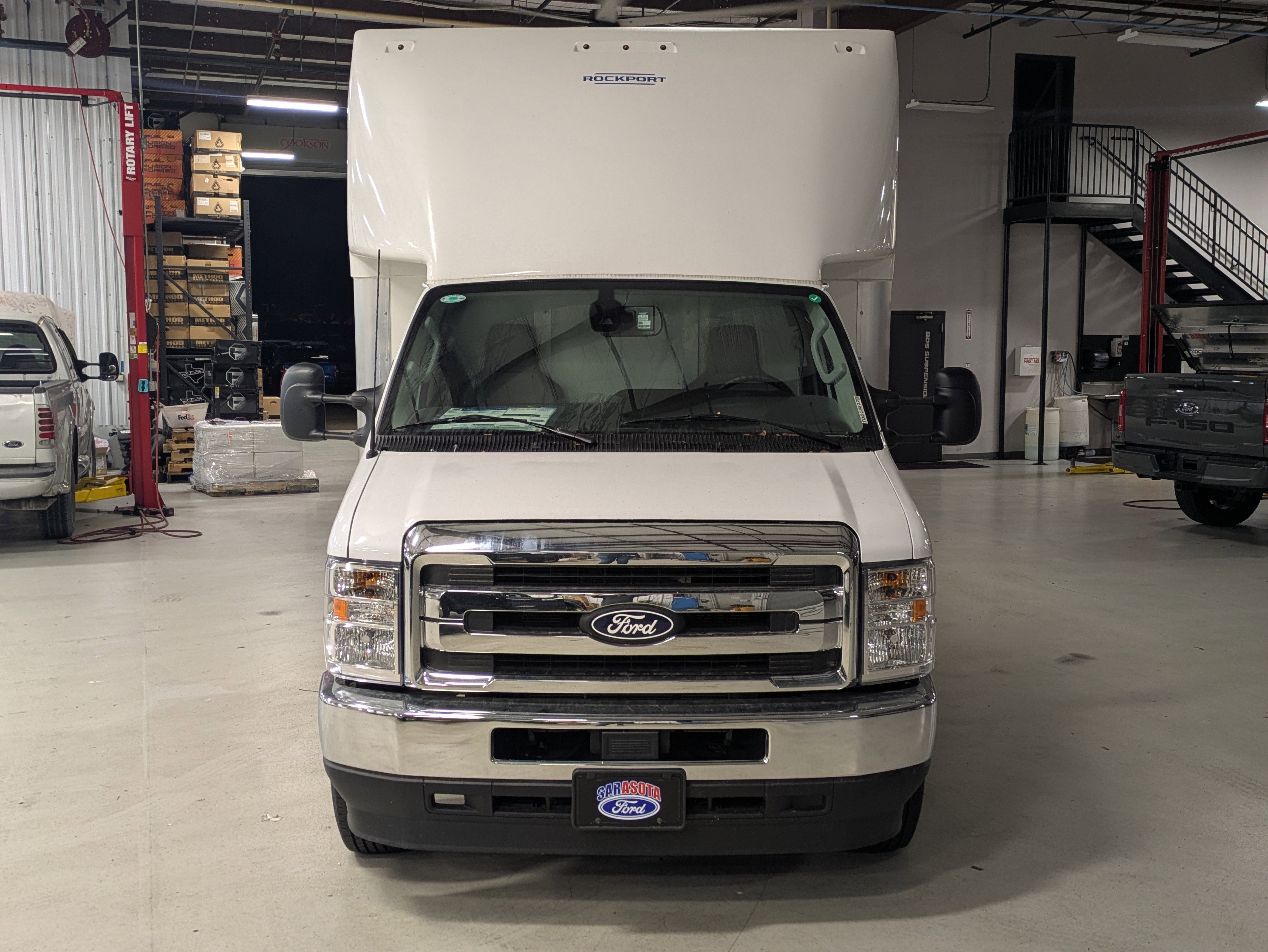 2026 Ford E-Series Cutaway E-450 DRW