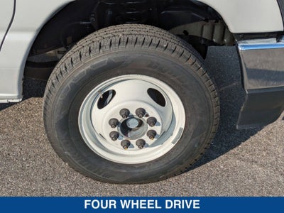 2025 Ford E-Series Cutaway E-450 DRW