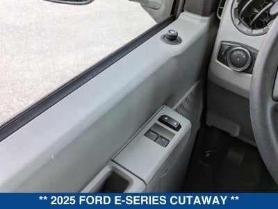2025 Ford E-Series Cutaway E-450 DRW