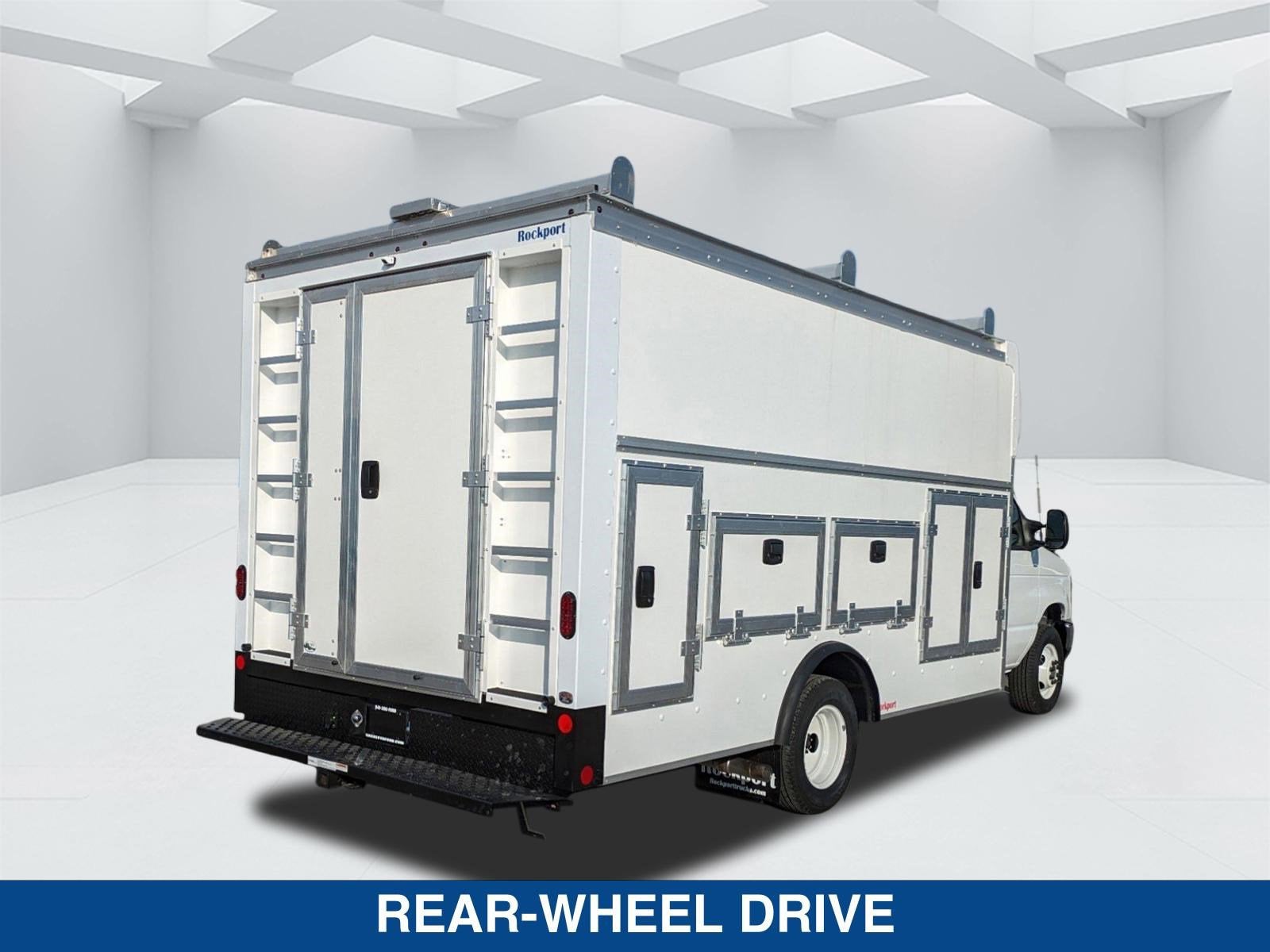 2025 Ford E-Series Cutaway E-450 DRW