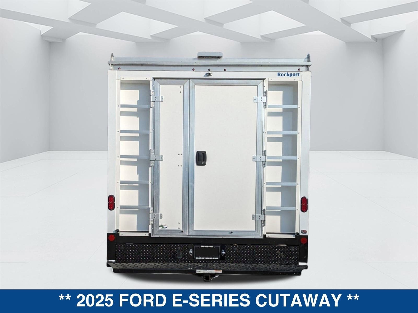 2025 Ford E-Series Cutaway E-450 DRW