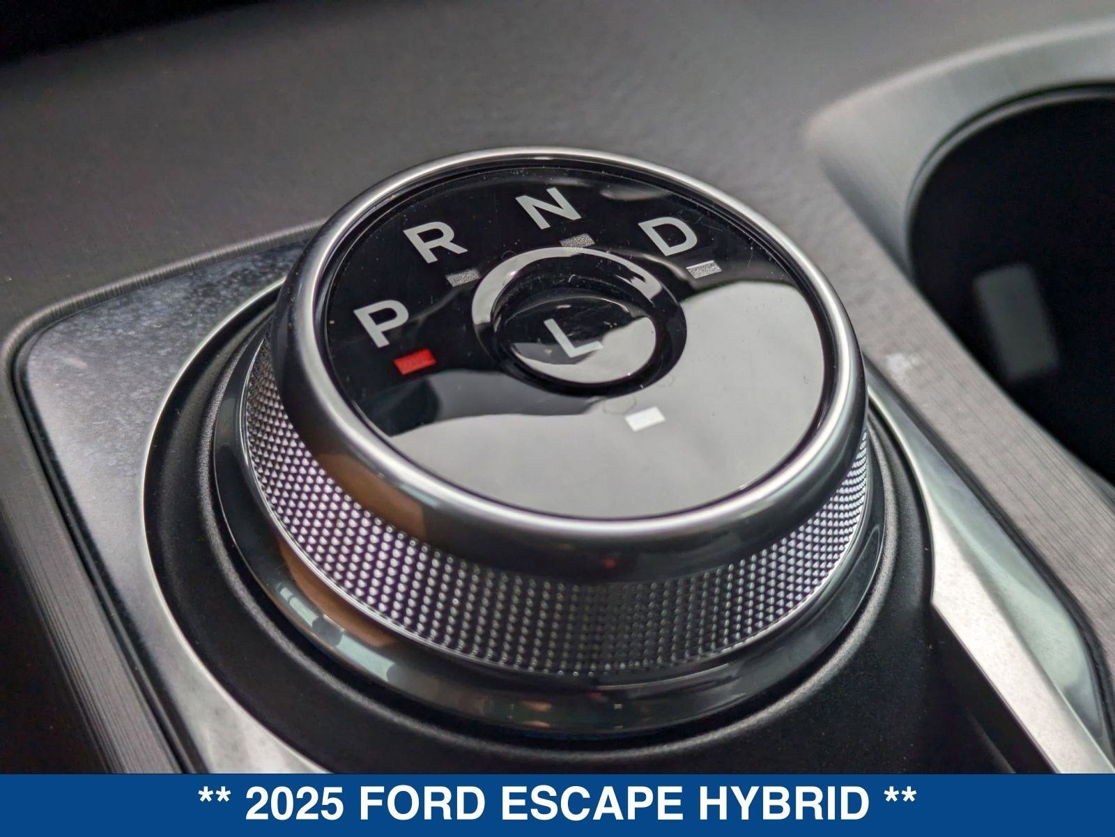 2025 Ford Escape Hybrid ST-Line