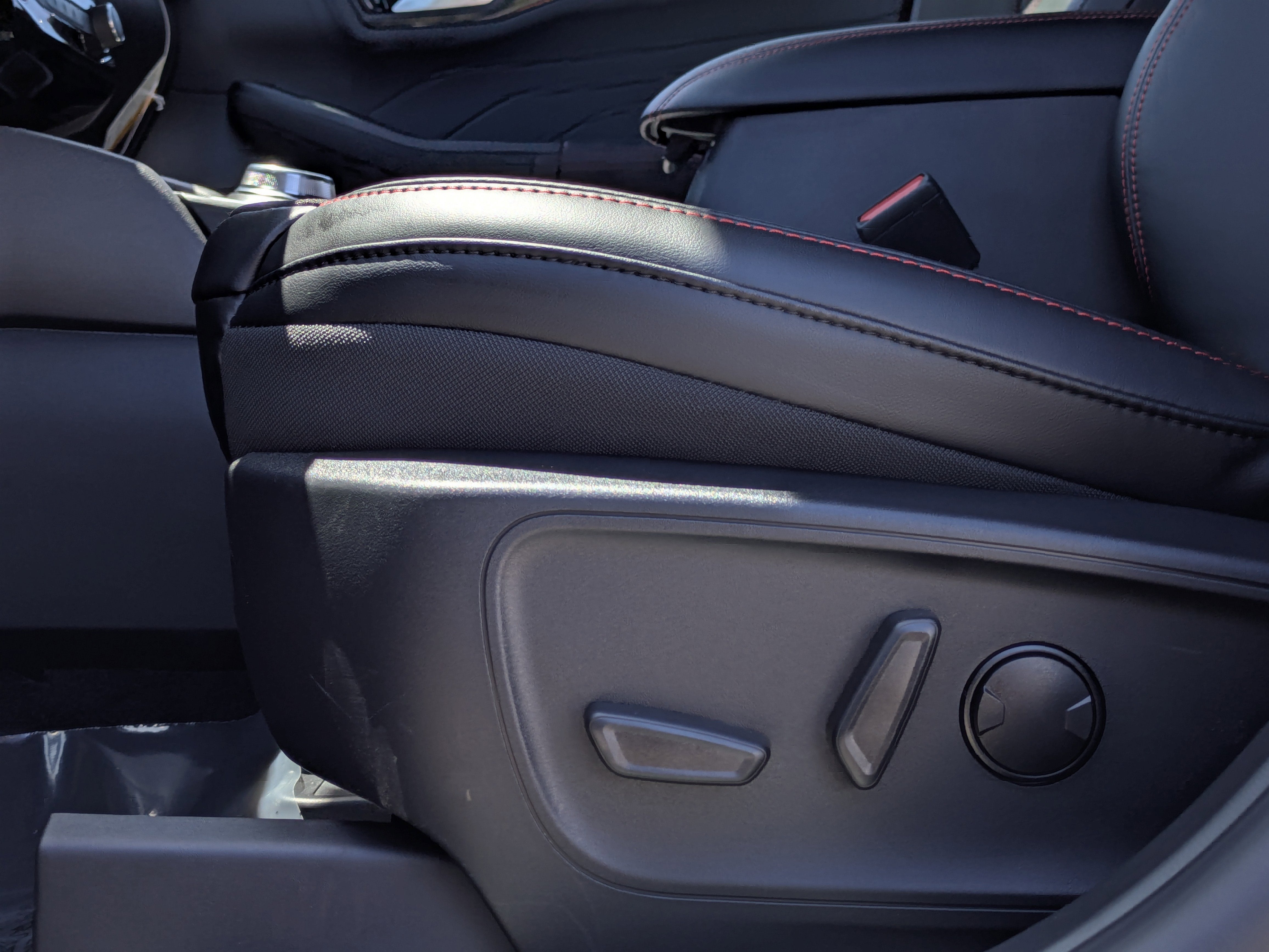 2025 Ford Escape Hybrid ST-Line