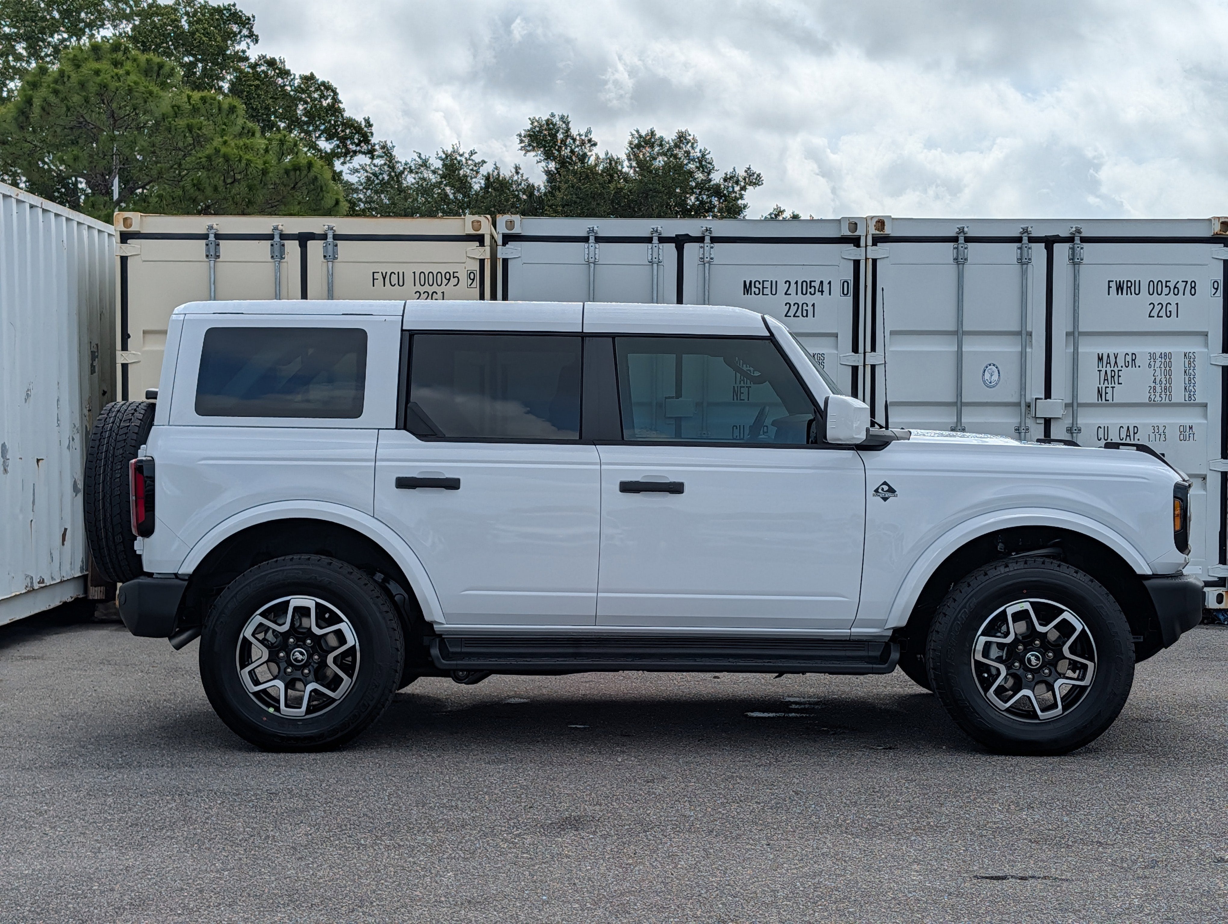 2026 Ford Bronco Outer Banks
