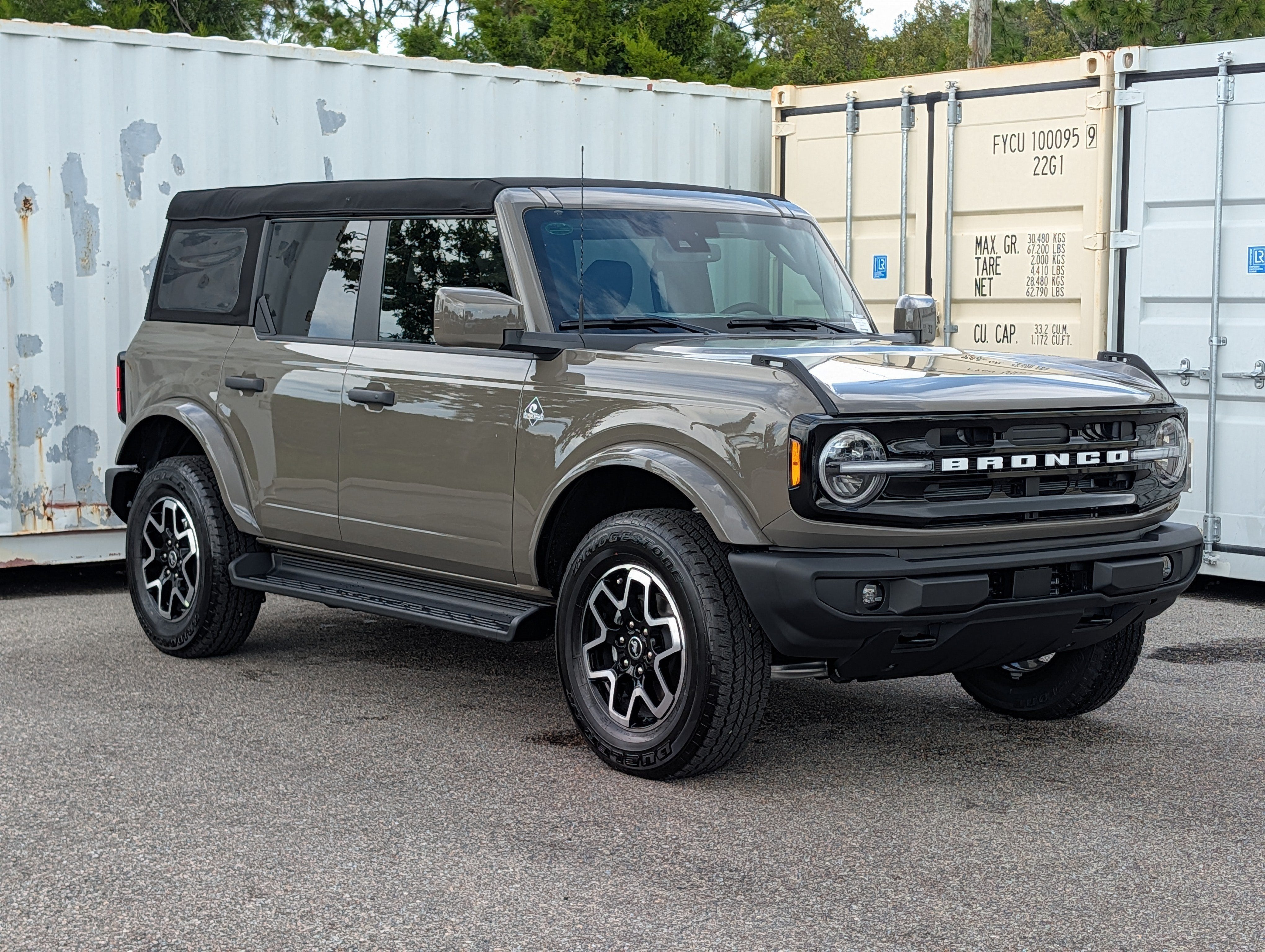 2026 Ford Bronco Outer Banks