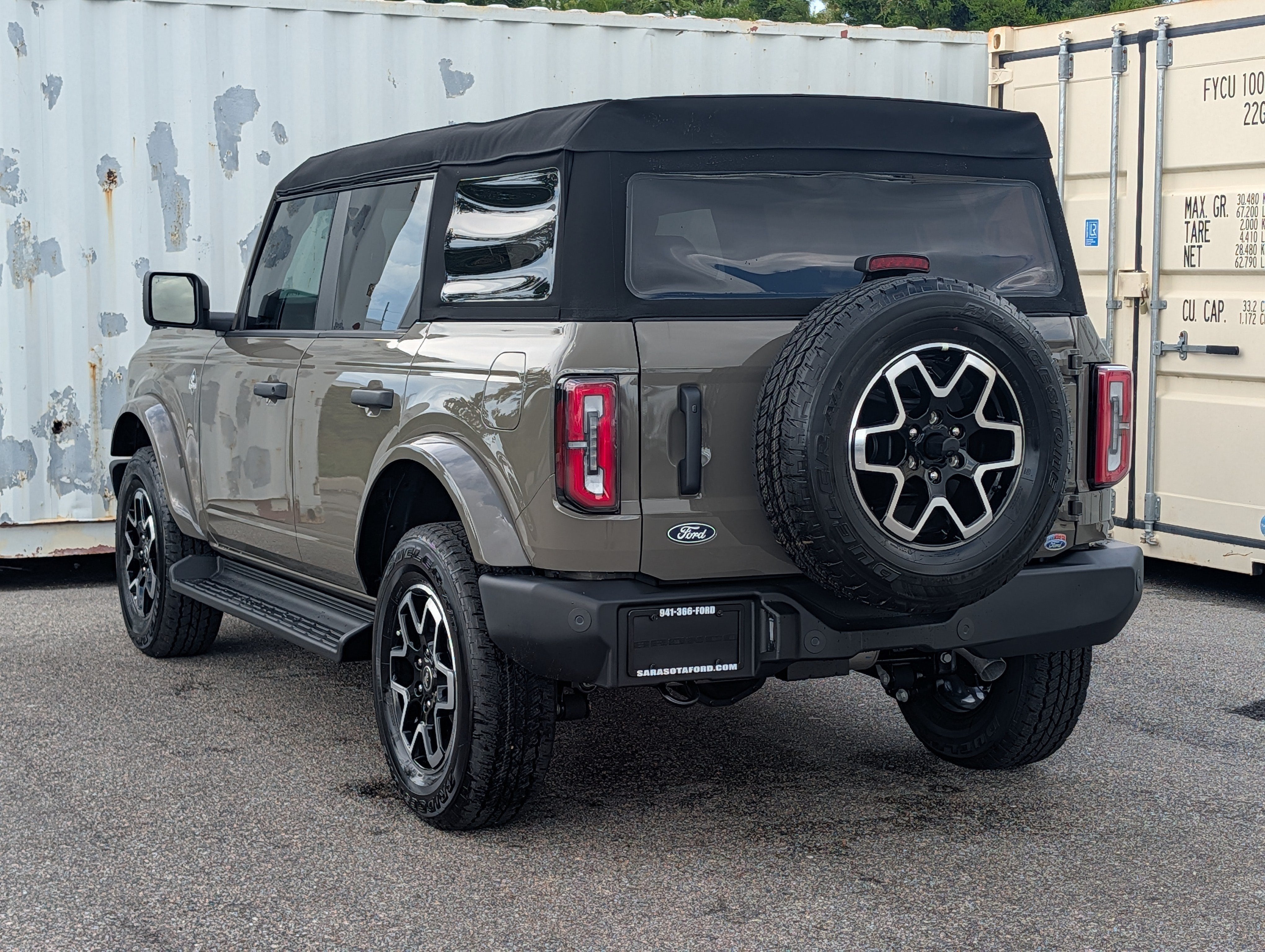 2026 Ford Bronco Outer Banks
